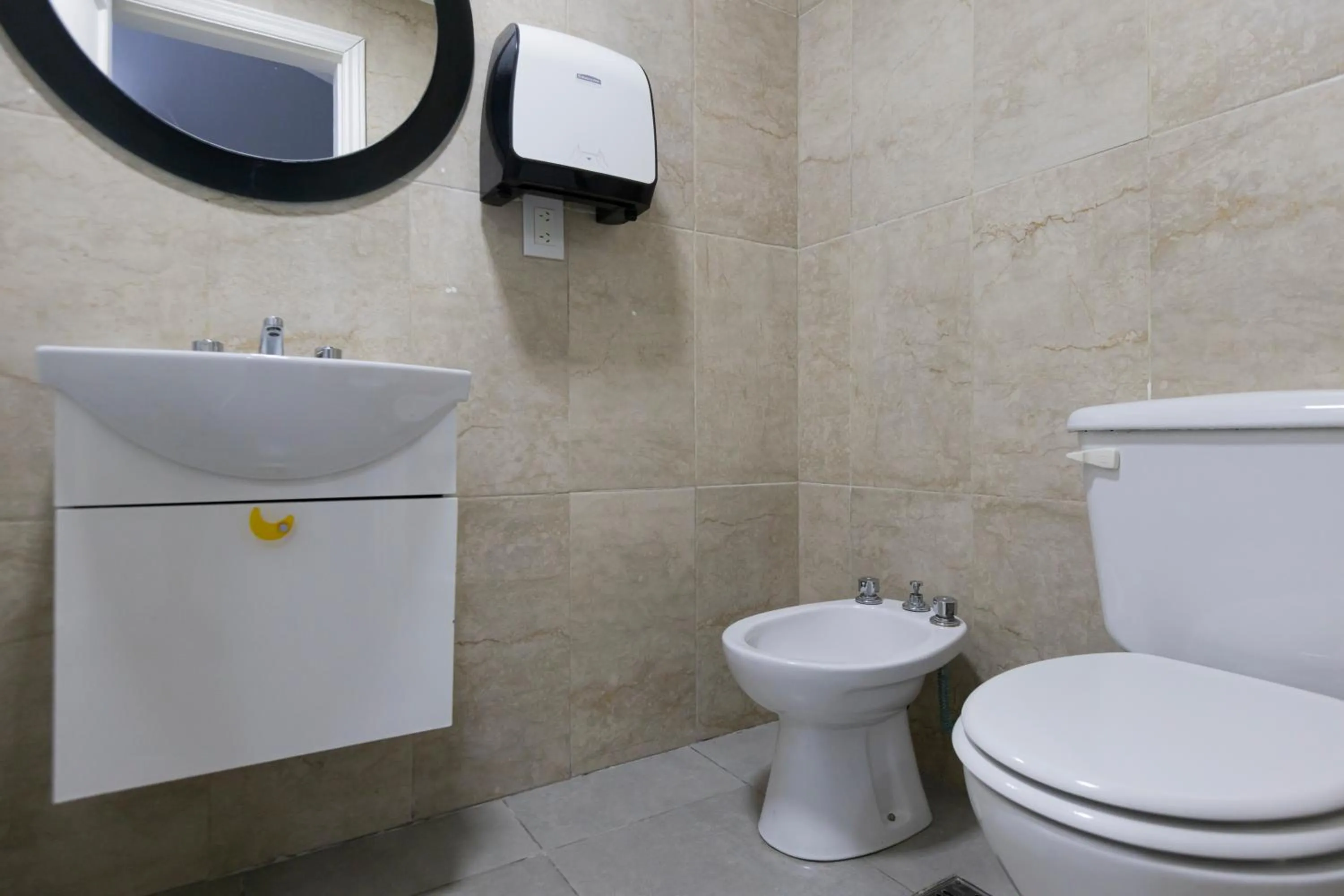 Toilet in Gugasuites