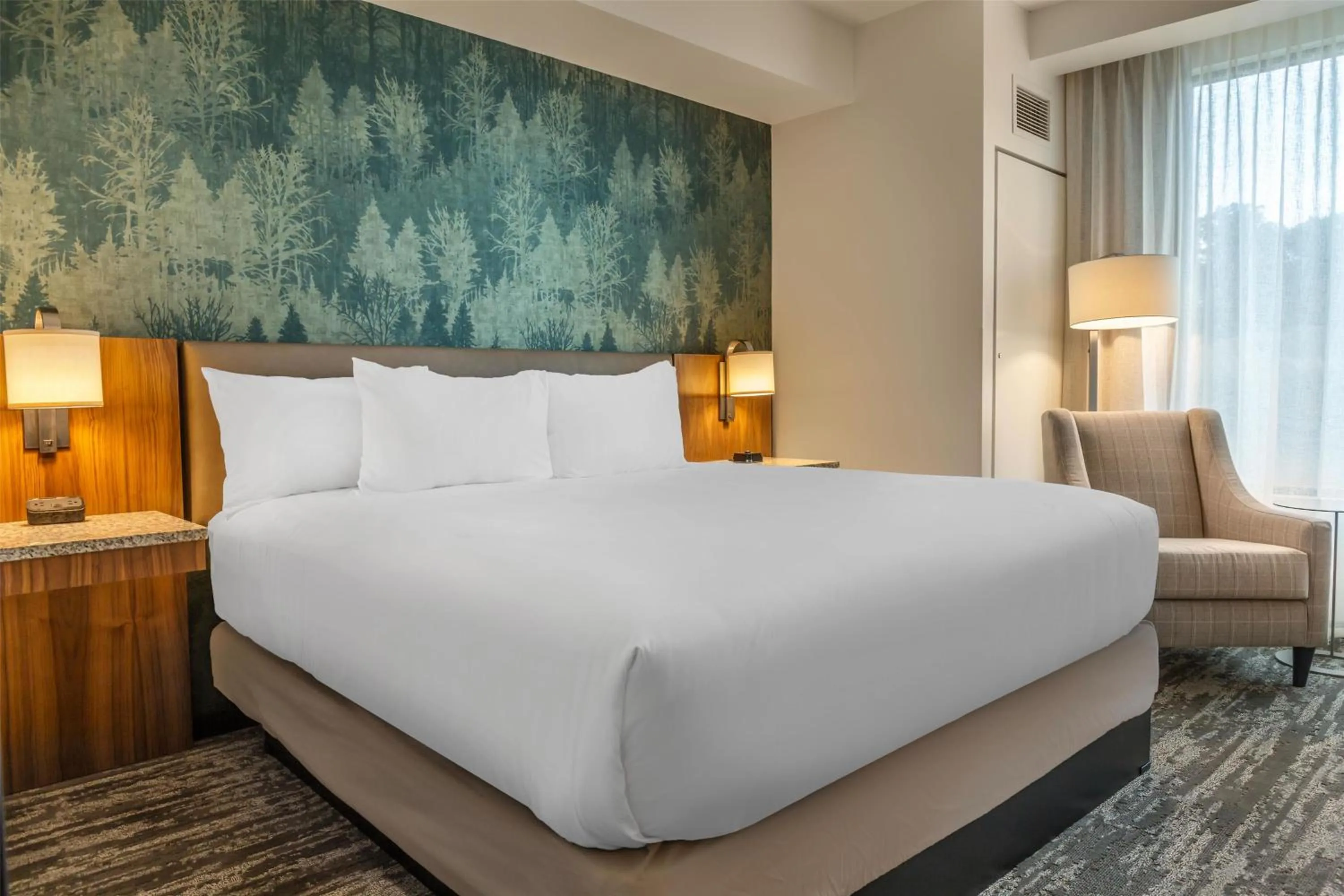 Bedroom, Bed in Drury Plaza Hotel Pigeon Forge