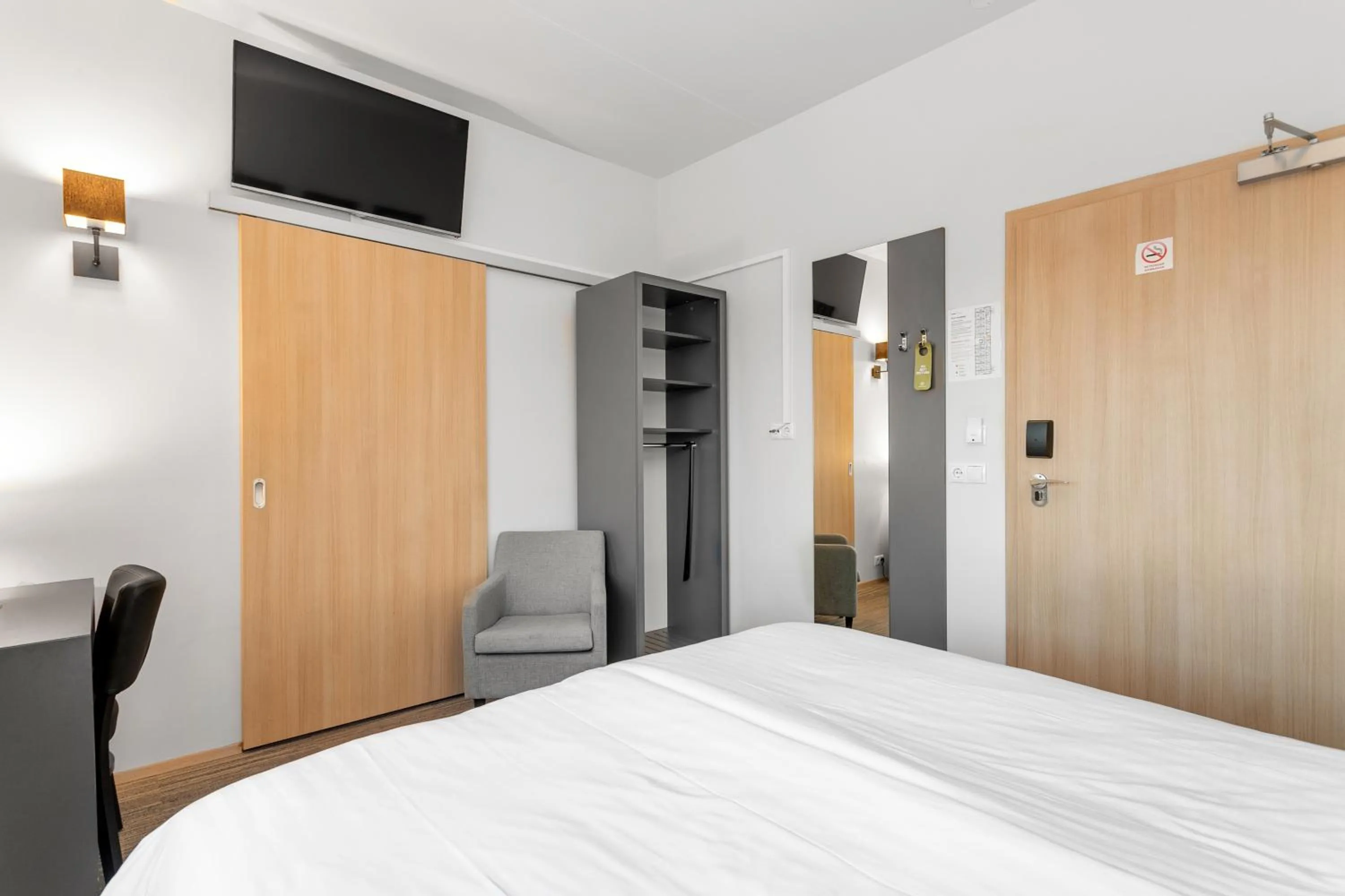 Bedroom, Bed in Hotel Vellir