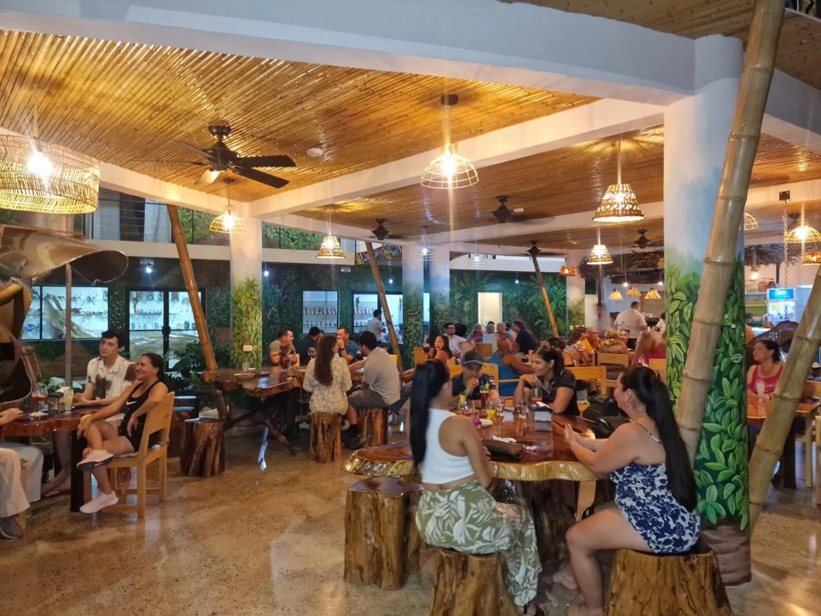 Restaurant/places to eat in Bonding Coffee Roaster Café & Hotel