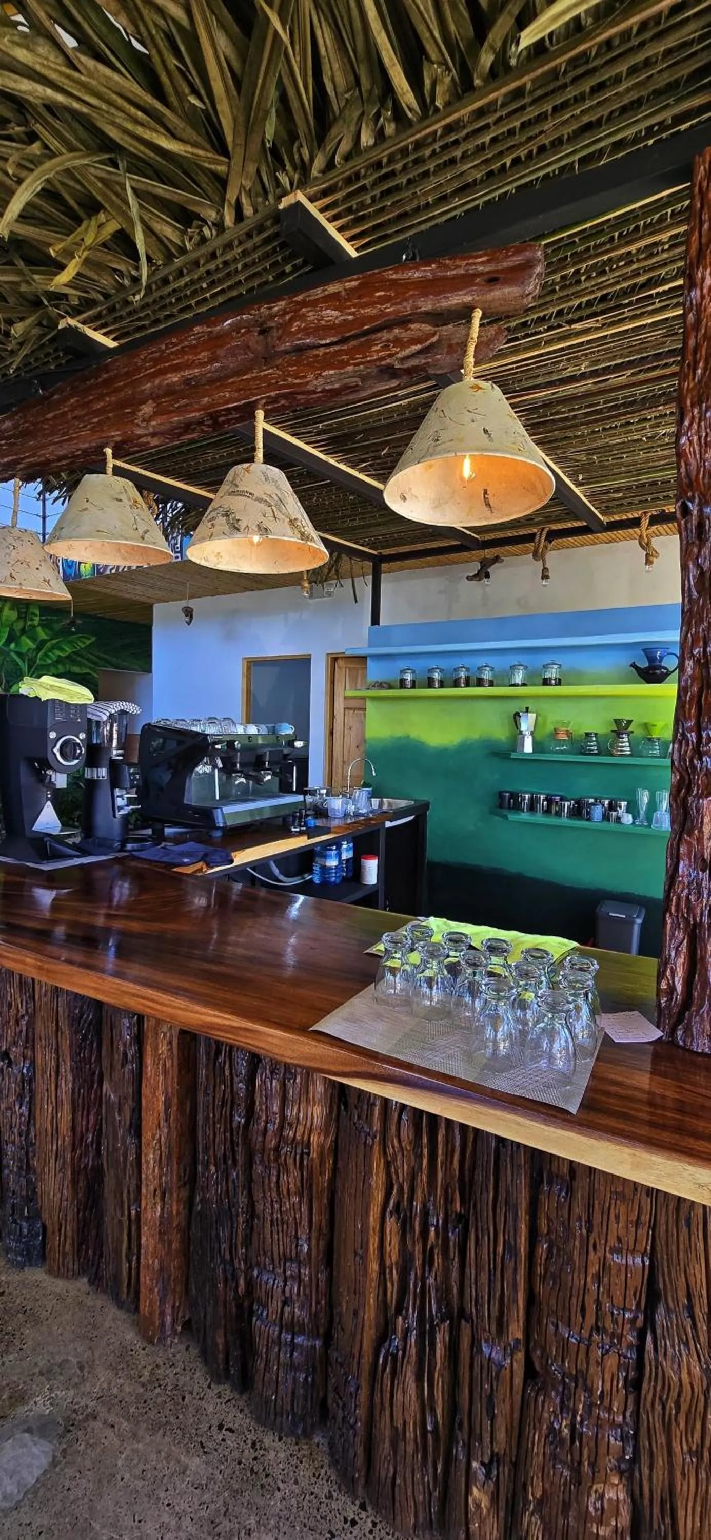 Restaurant/places to eat in Bonding Coffee Roaster Café & Hotel