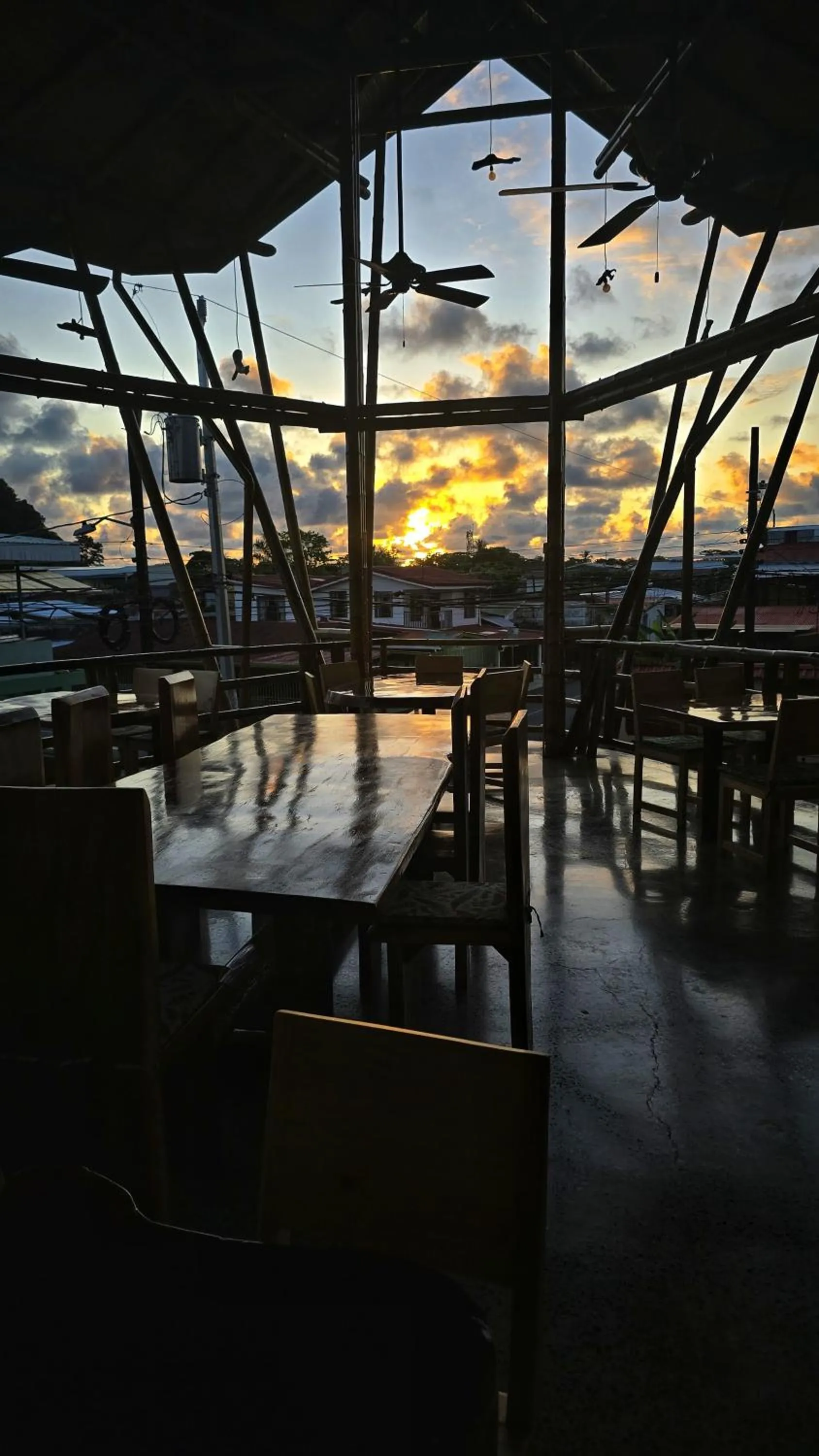 Bonding Coffee Roaster Café & Hotel