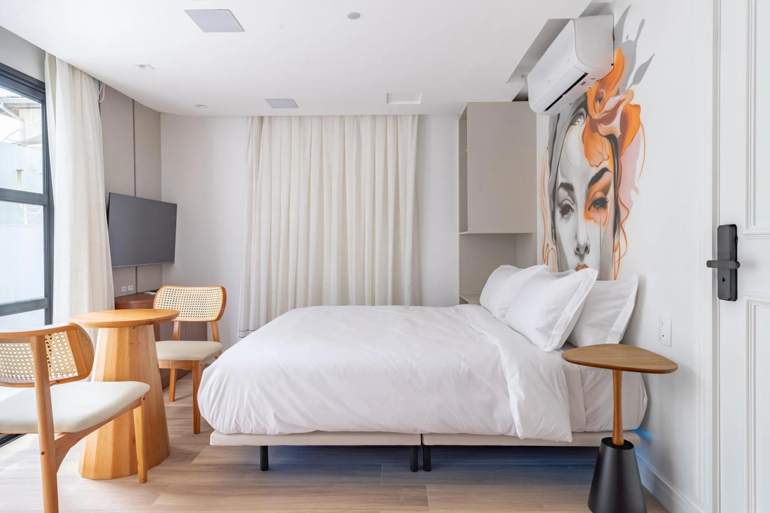 Photo of the whole room, Bed in Up Hotel Boutique