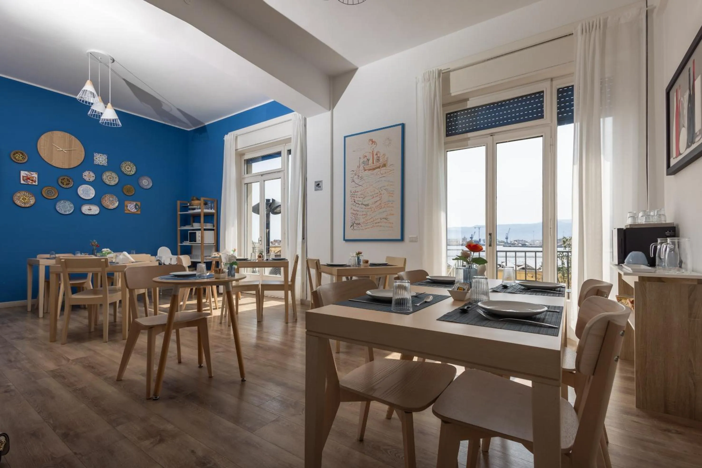 Breakfast in Garibaldi R&B