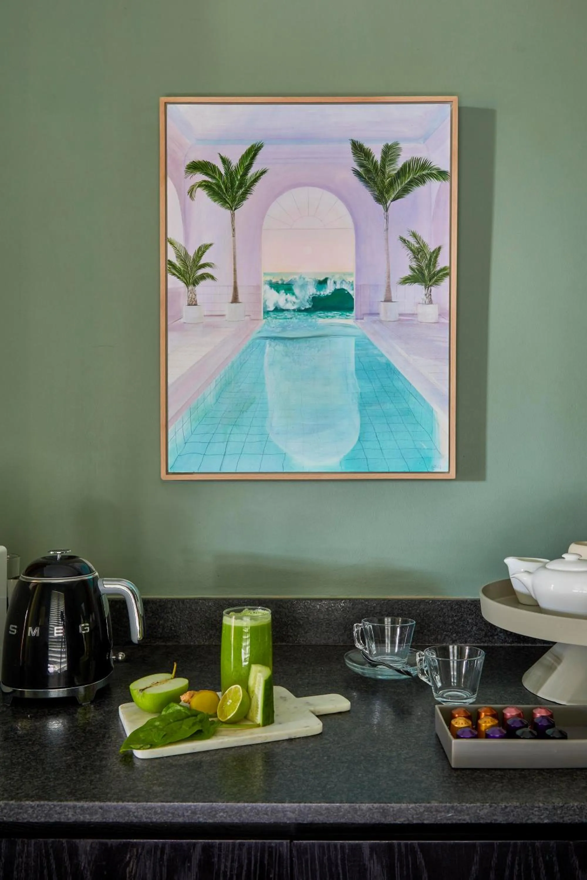 Coffee/tea facilities in The Thatch House Boutique Hotel, Hermanus