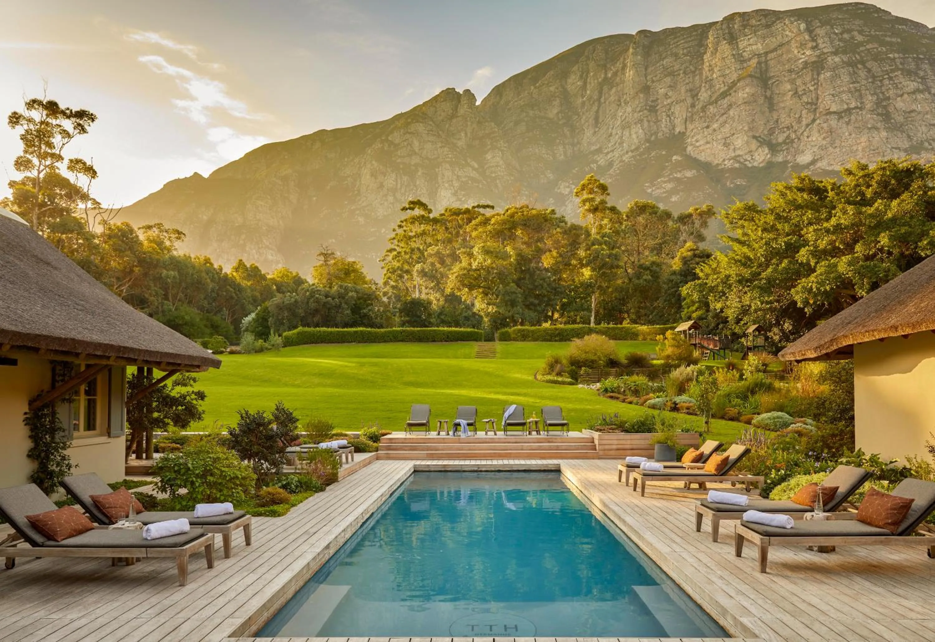 Summer in The Thatch House Boutique Hotel, Hermanus