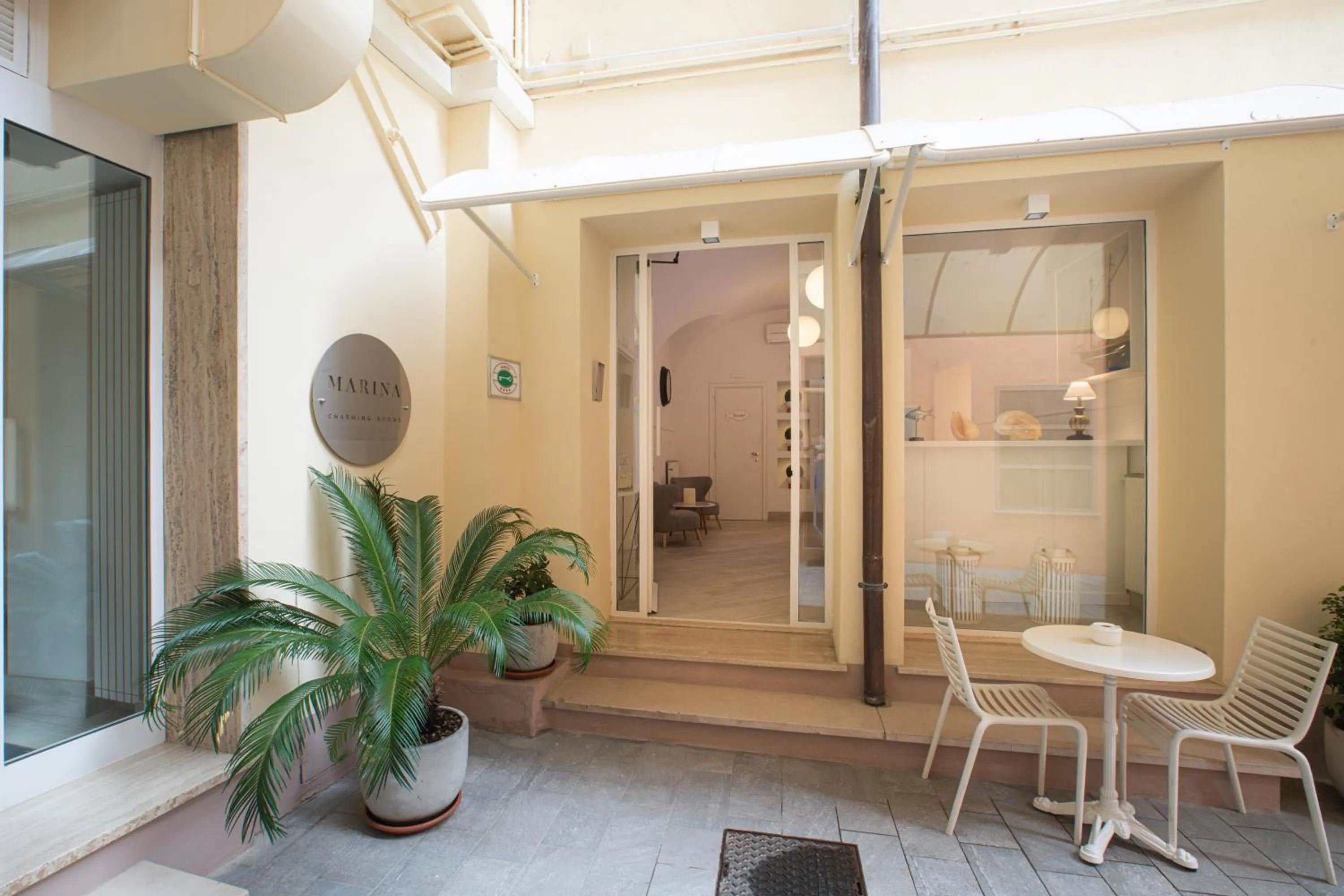 Property building in Hotel Marina Charming Rooms