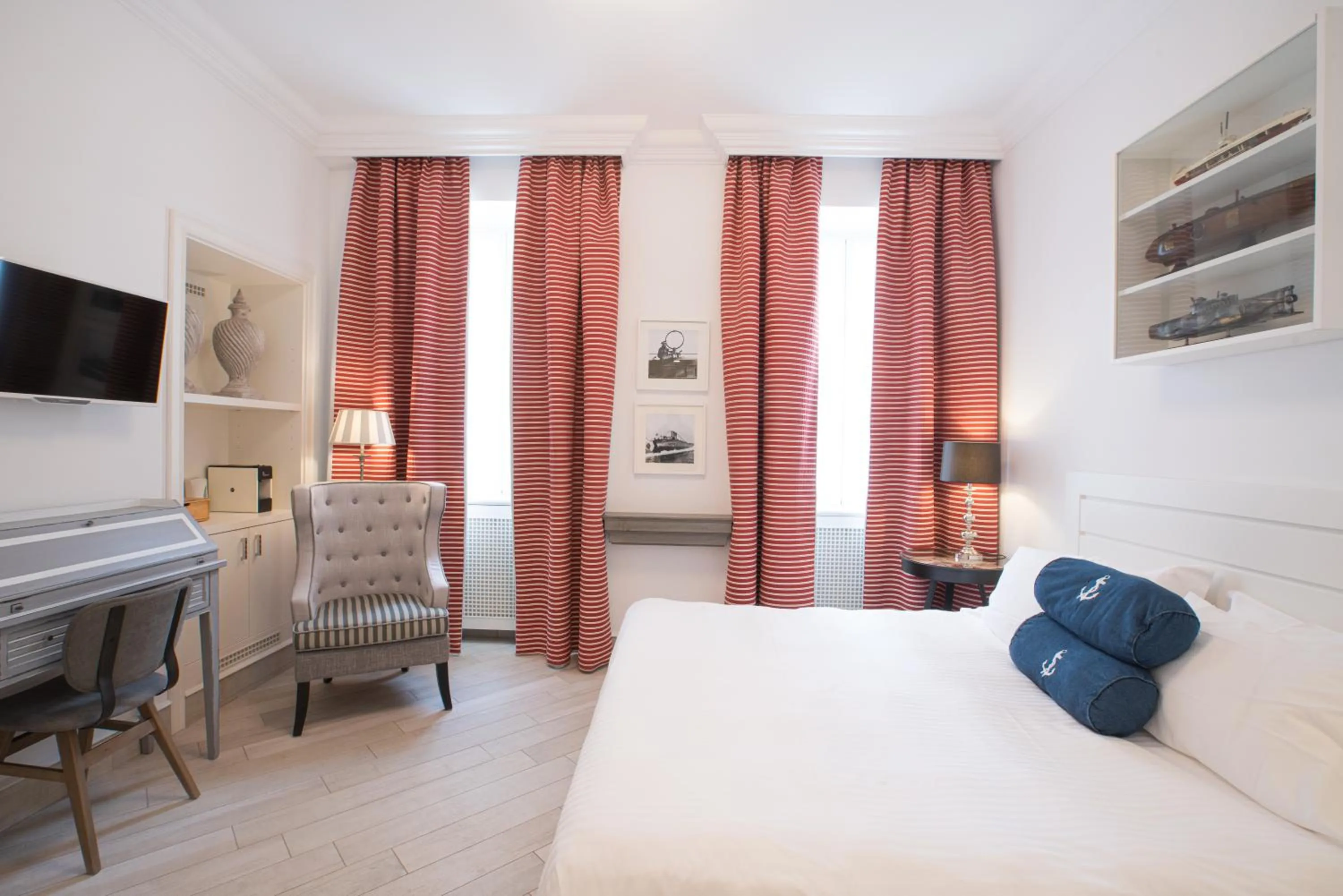 Bed in Hotel Marina Charming Rooms