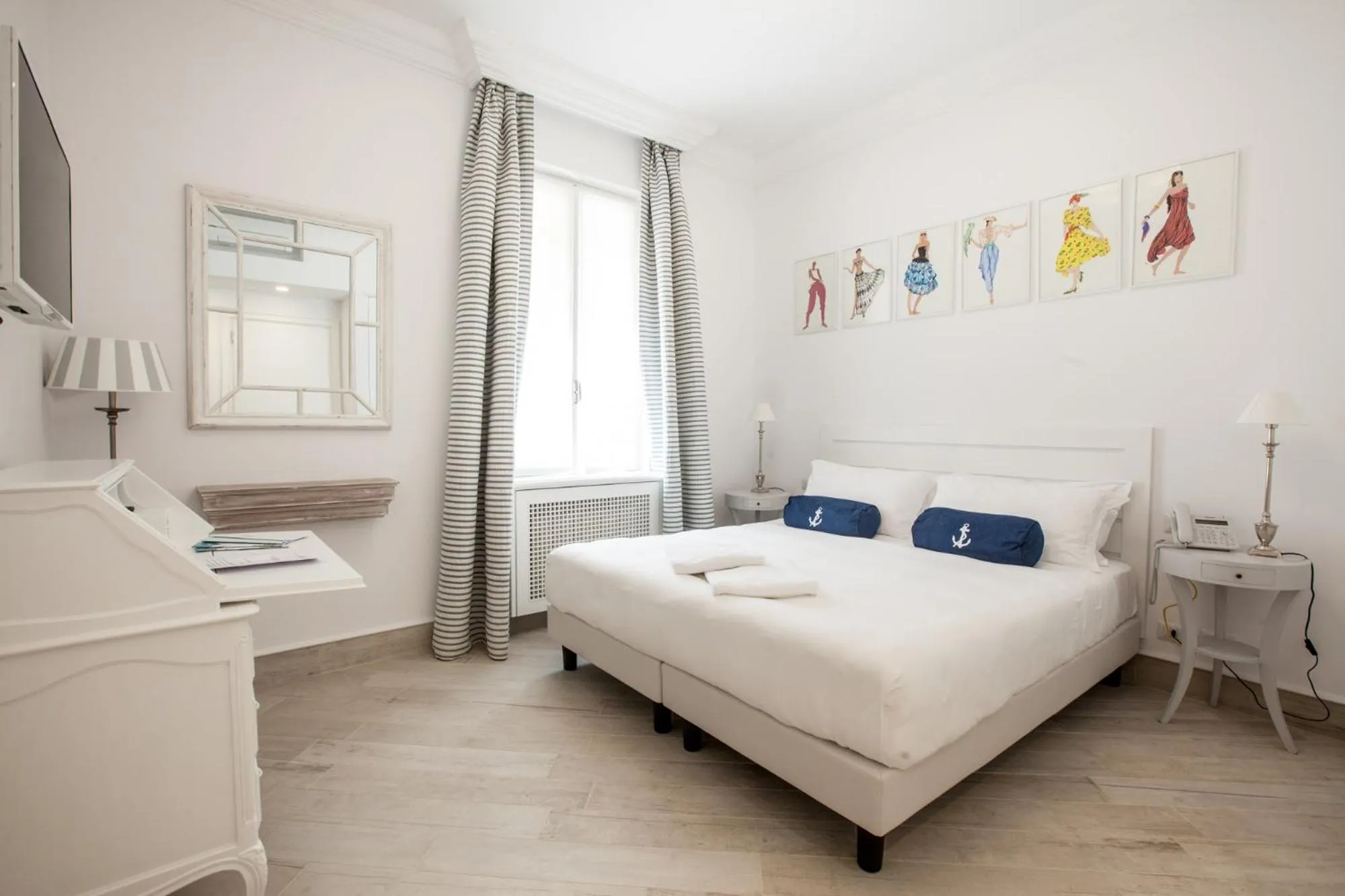 Bed in Hotel Marina Charming Rooms