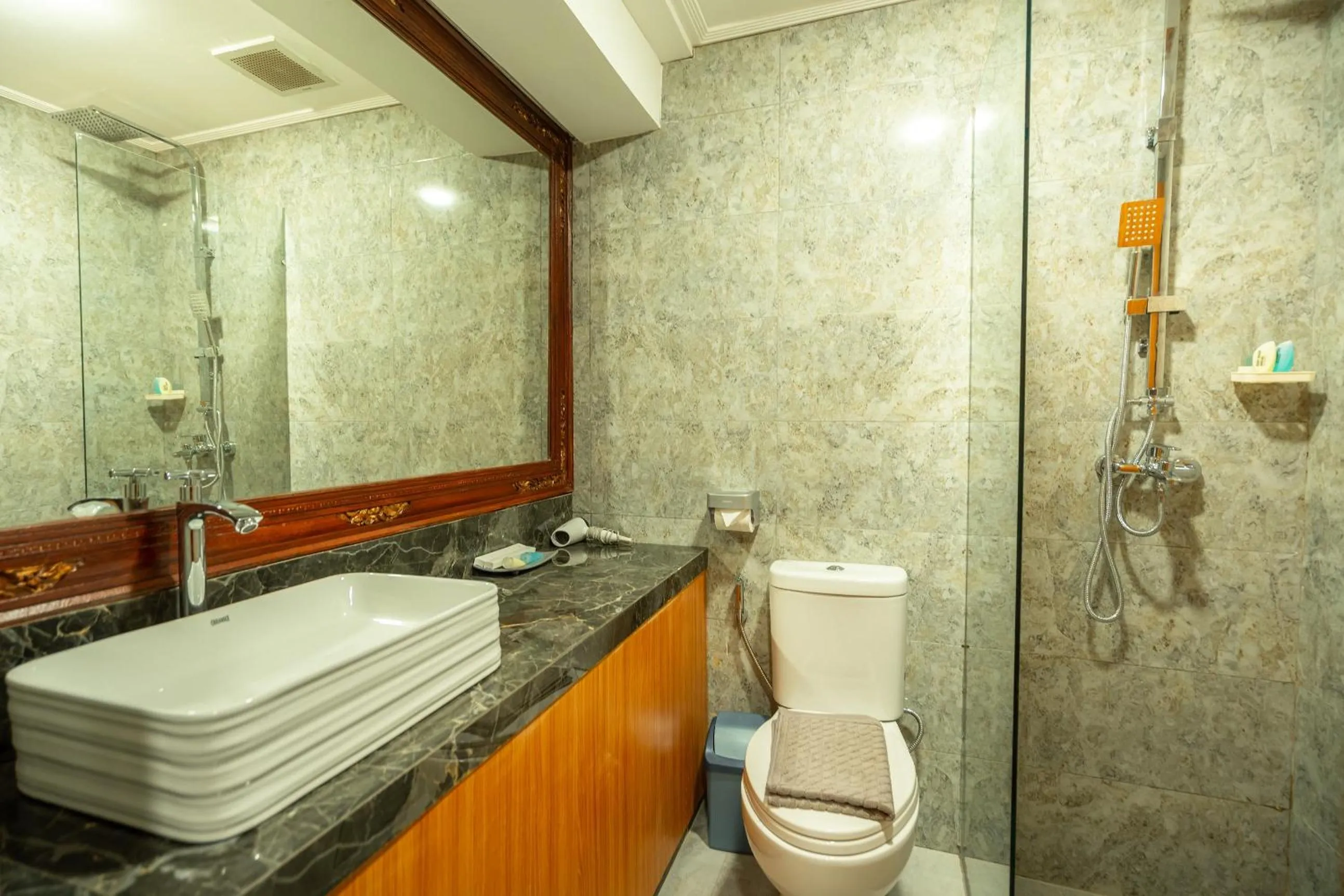 Bathroom in The Central Lovina Hotel & Restaurant
