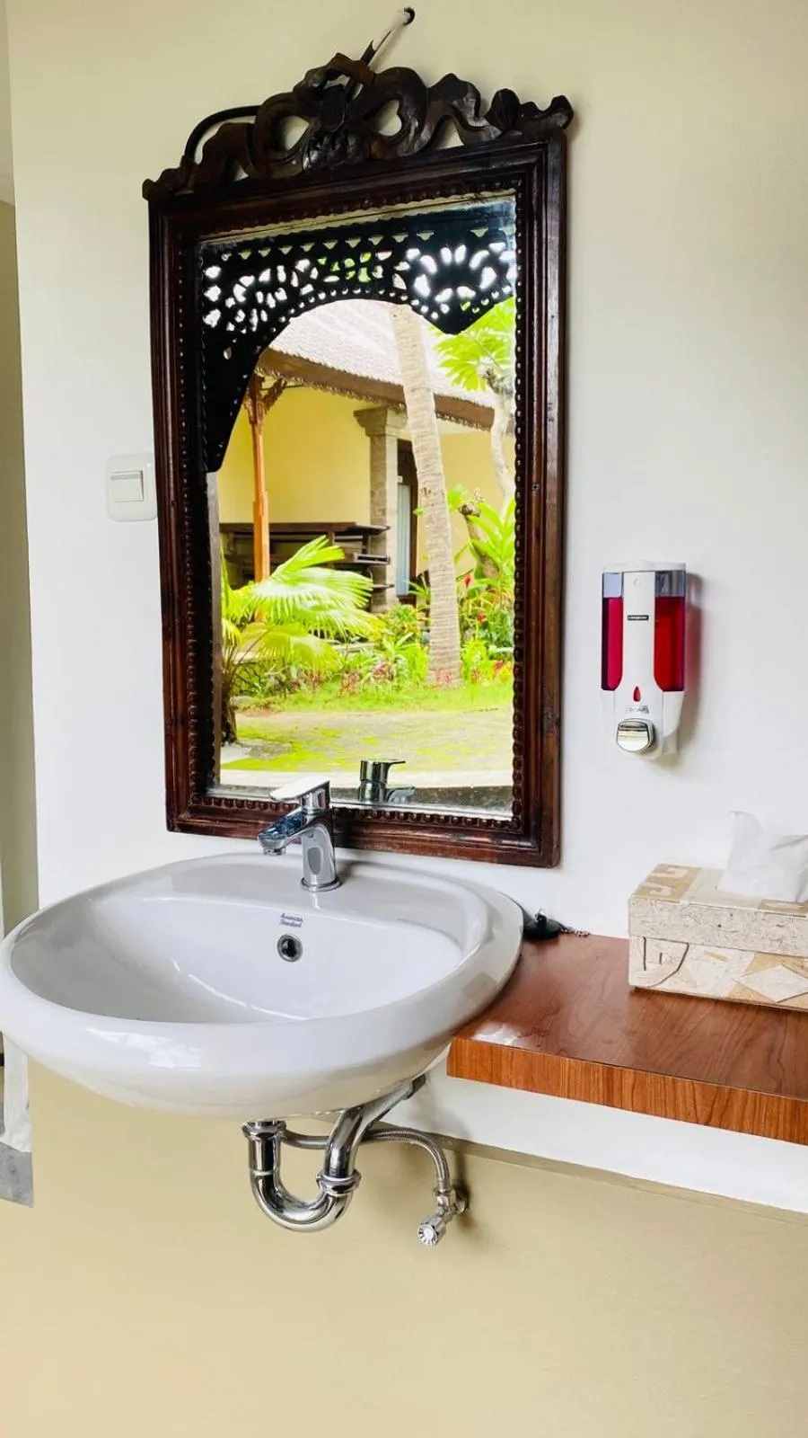 Bathroom in The Central Lovina Hotel & Restaurant