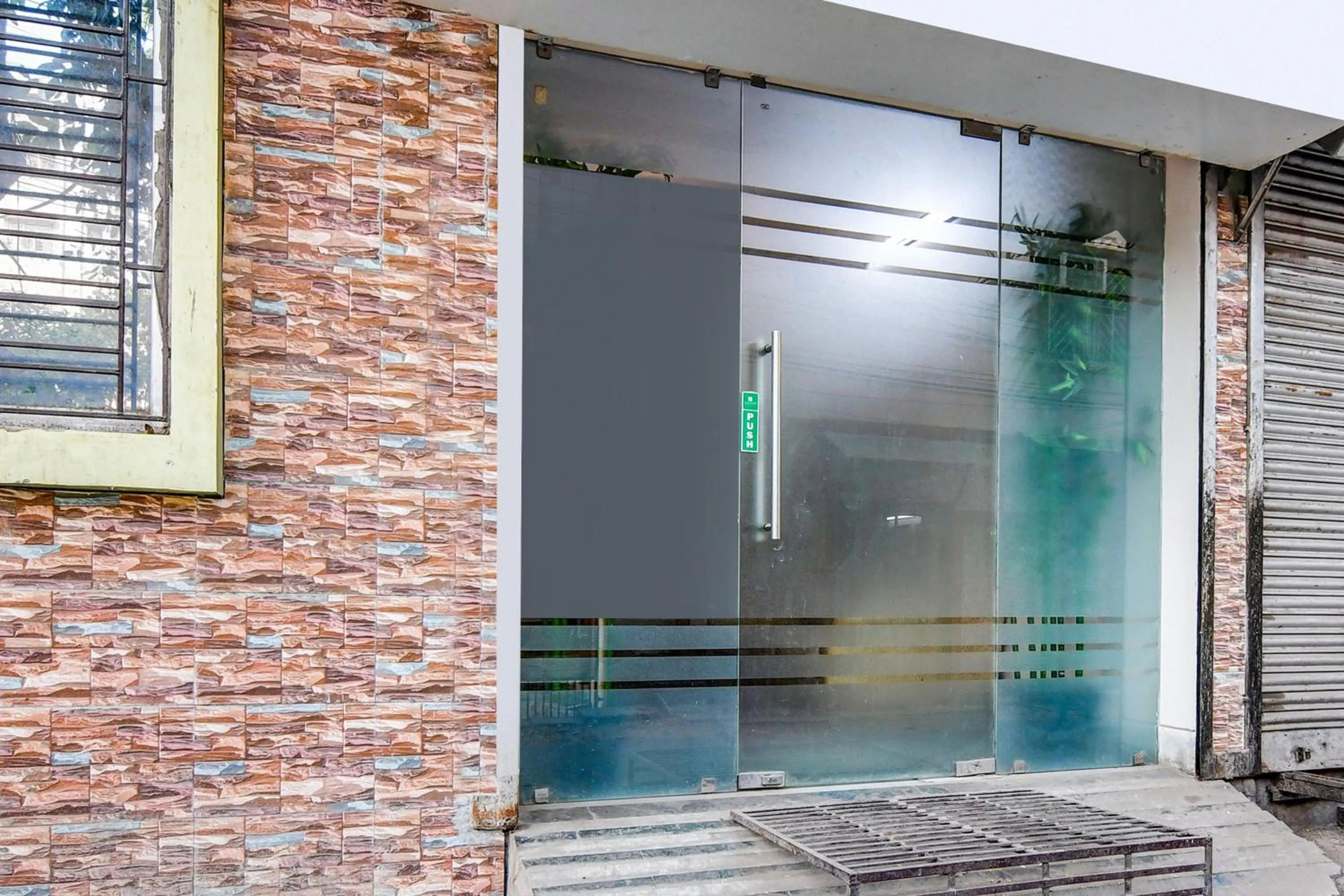 Facade/entrance in Super Hotel O Jessore Road Kolkata formerly Skyline Serenity