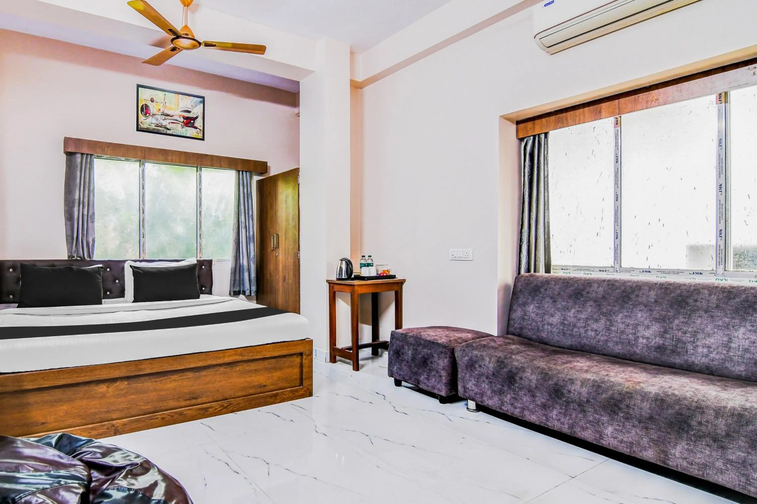 Bedroom in Super Hotel O Jessore Road Kolkata formerly Skyline Serenity