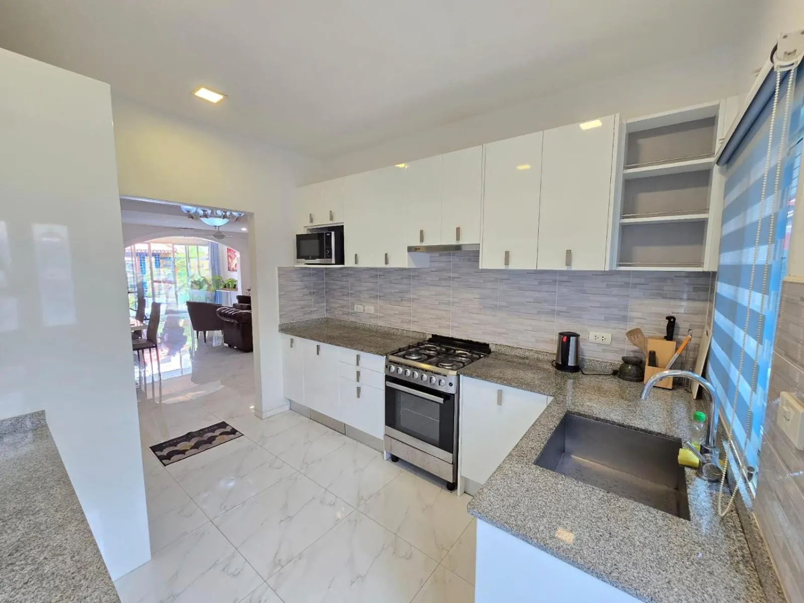 dishwasher in Ishara Villa