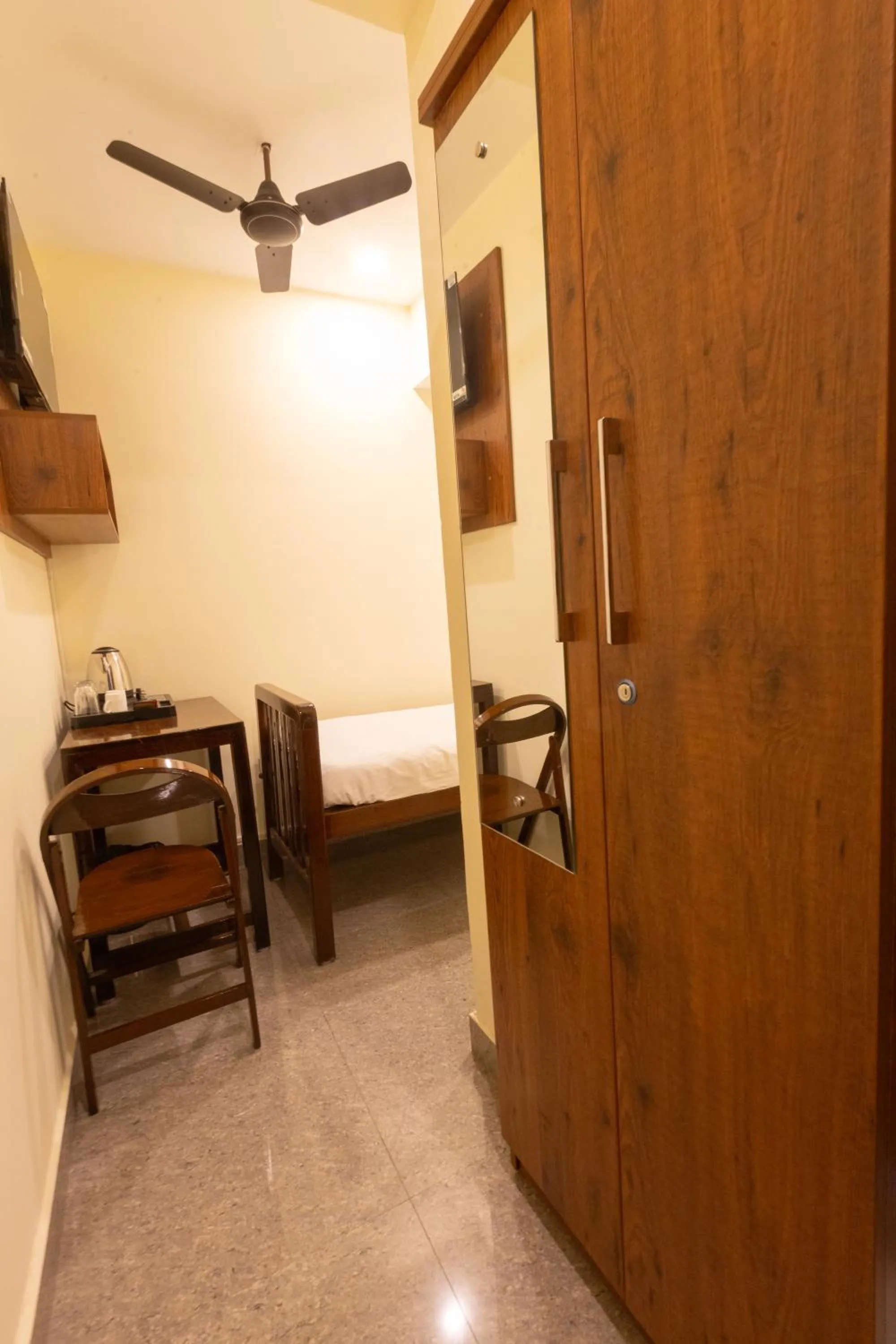 hair dresser in The Modern Inn