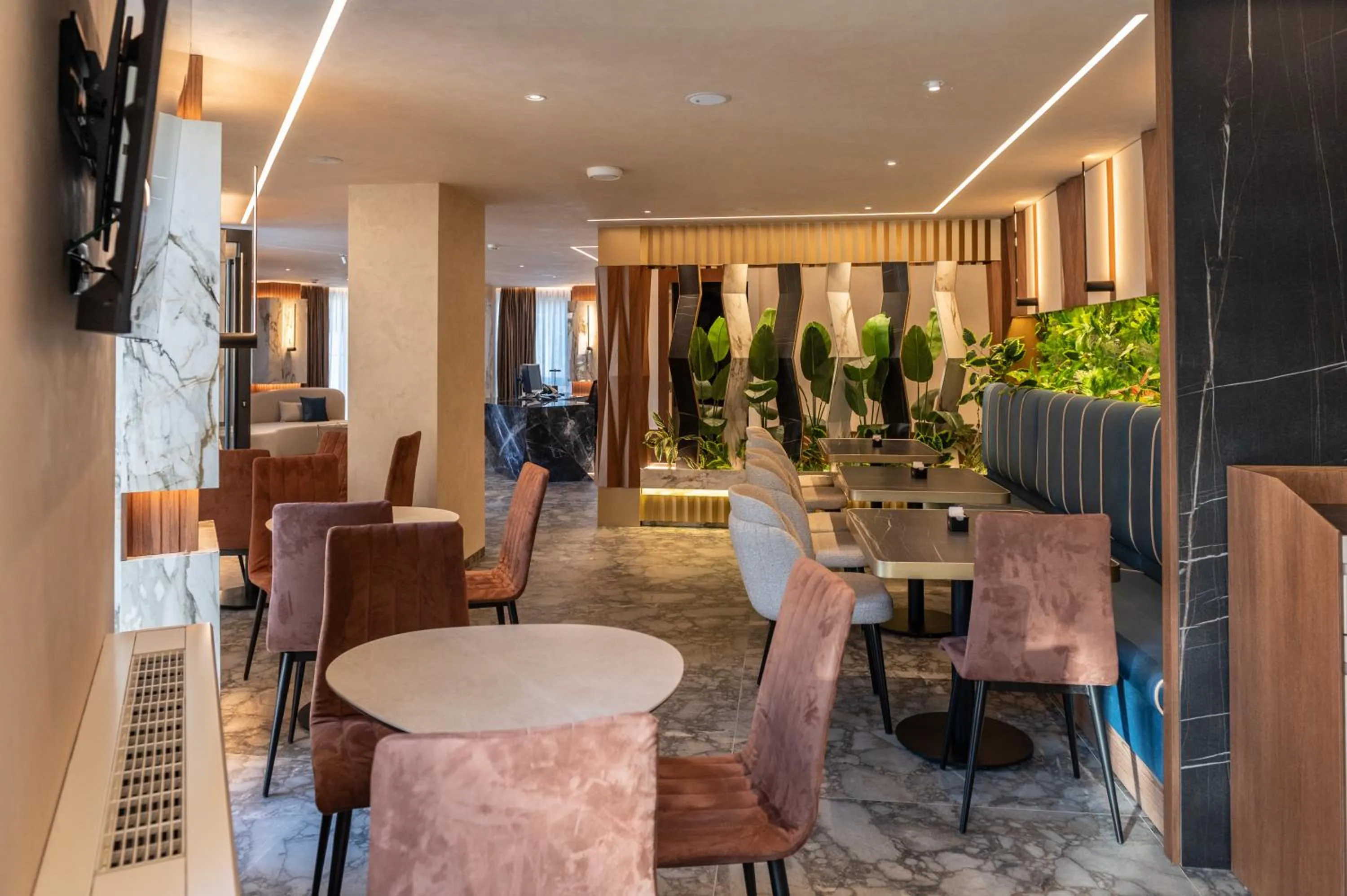 Lobby or reception in Mattis Hotel