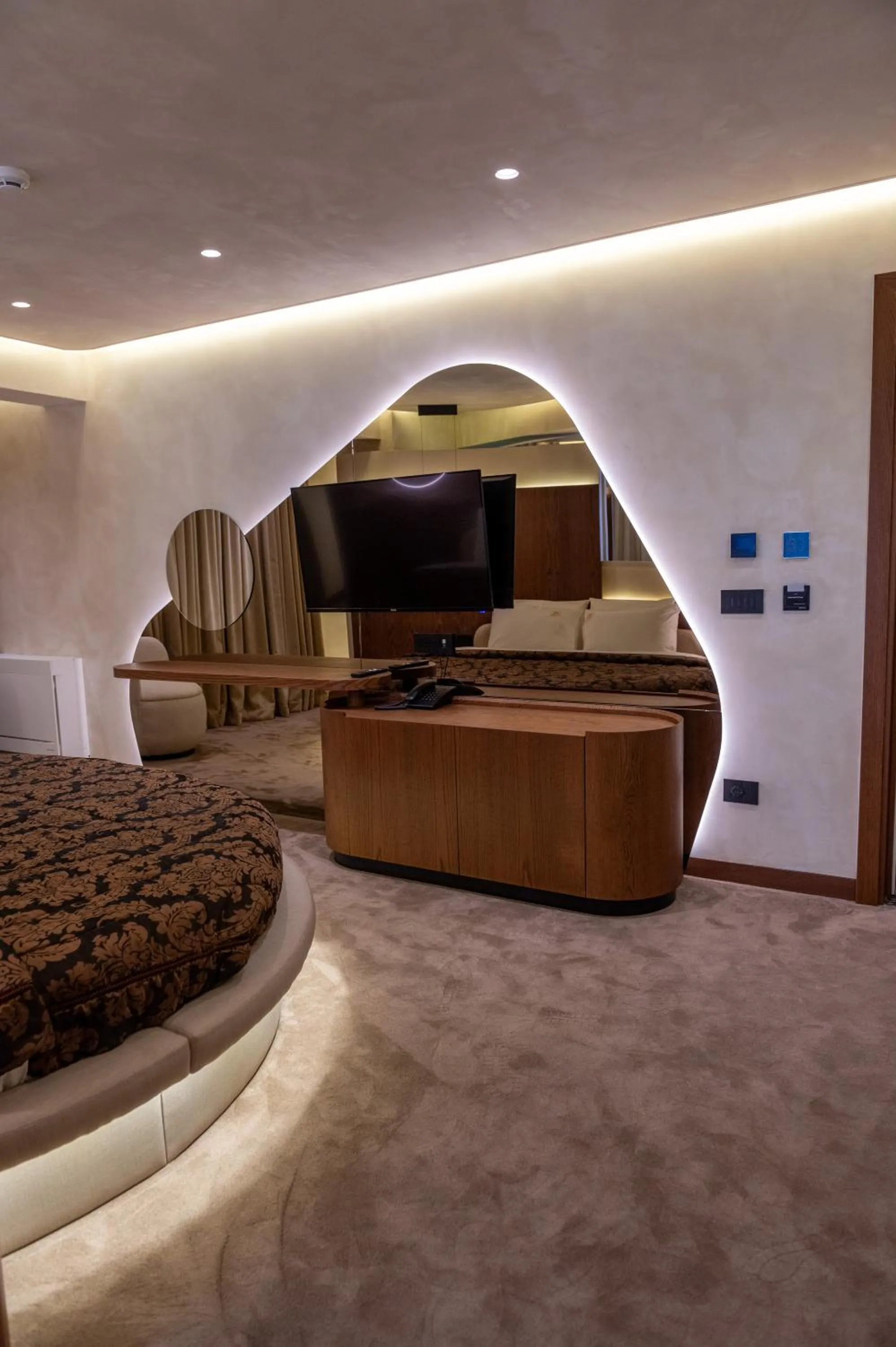 TV and multimedia in Mattis Hotel