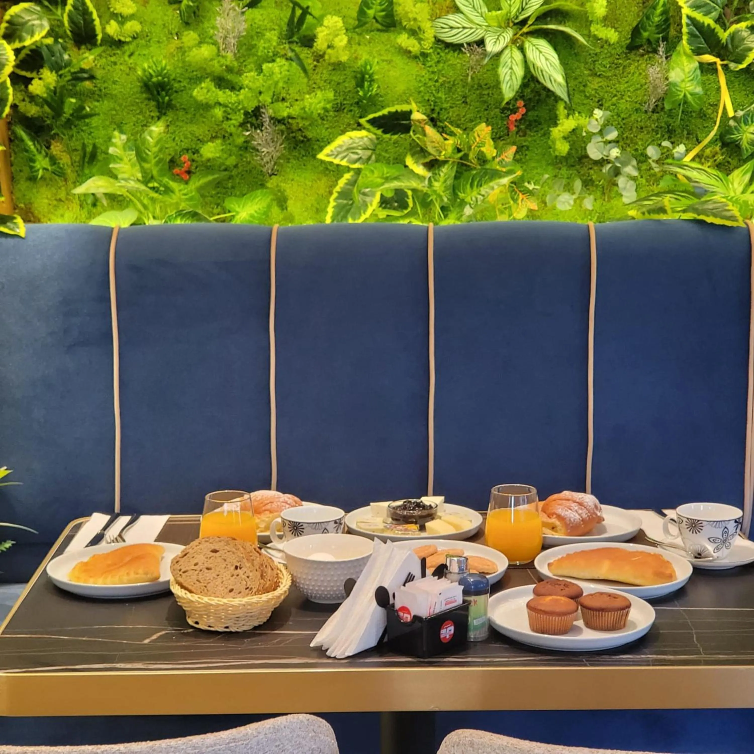 Breakfast in Mattis Hotel