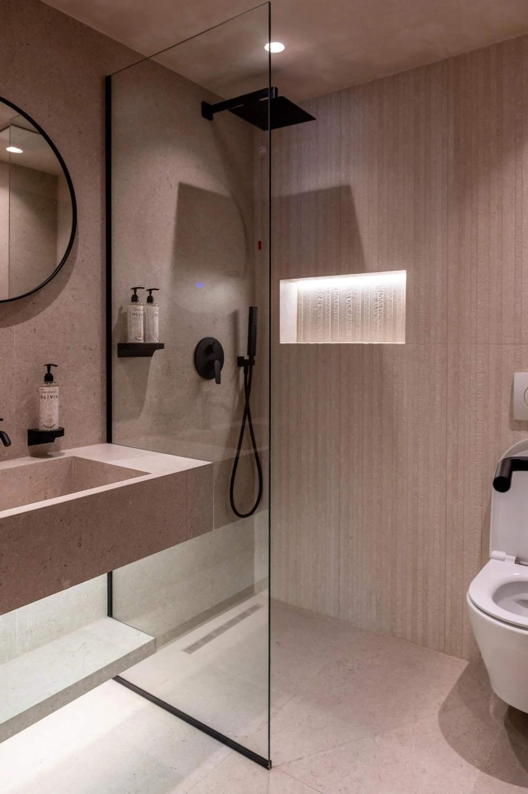 Bathroom in Mattis Hotel