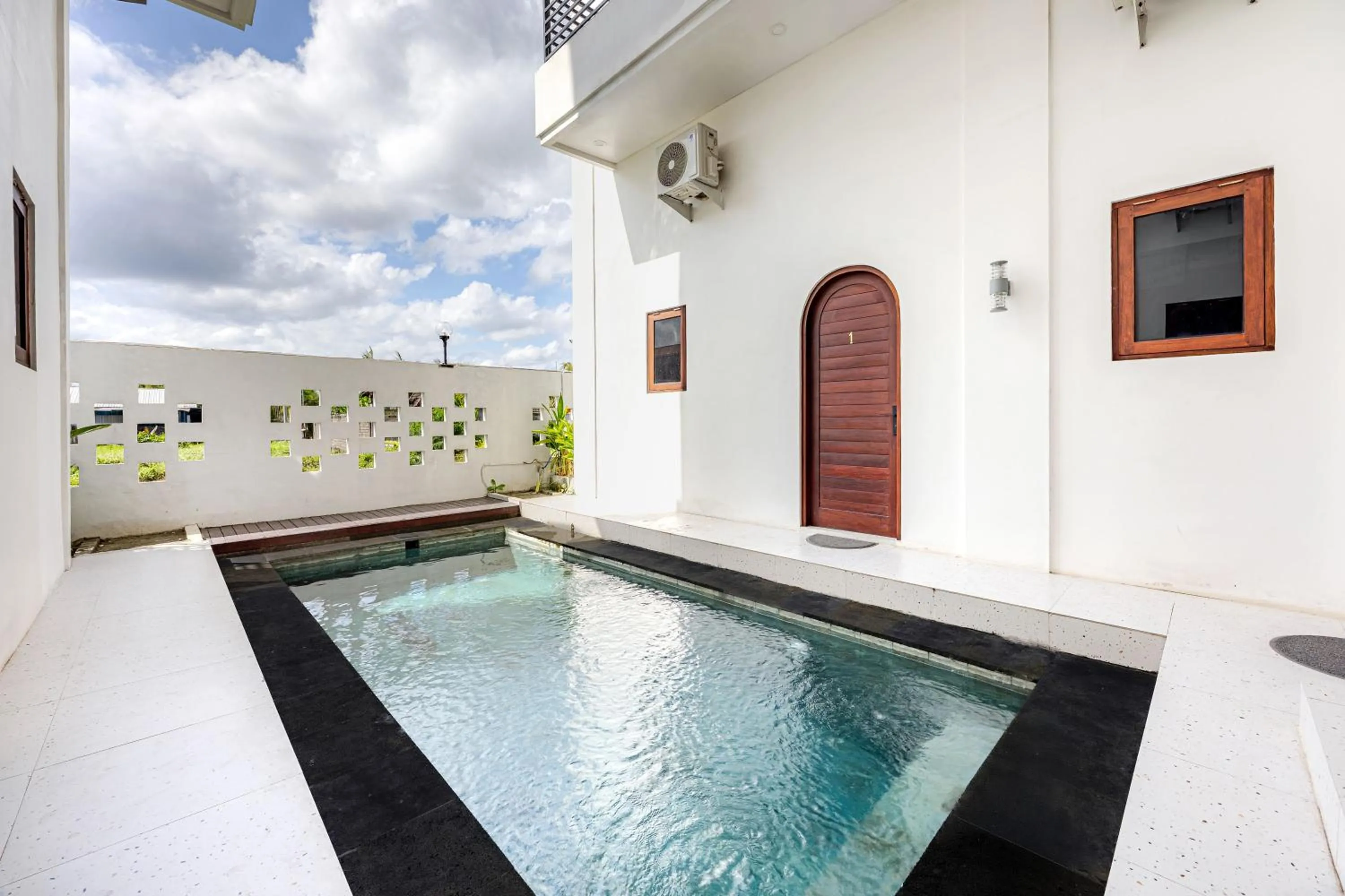 Swimming pool in Cove Kisah Residence