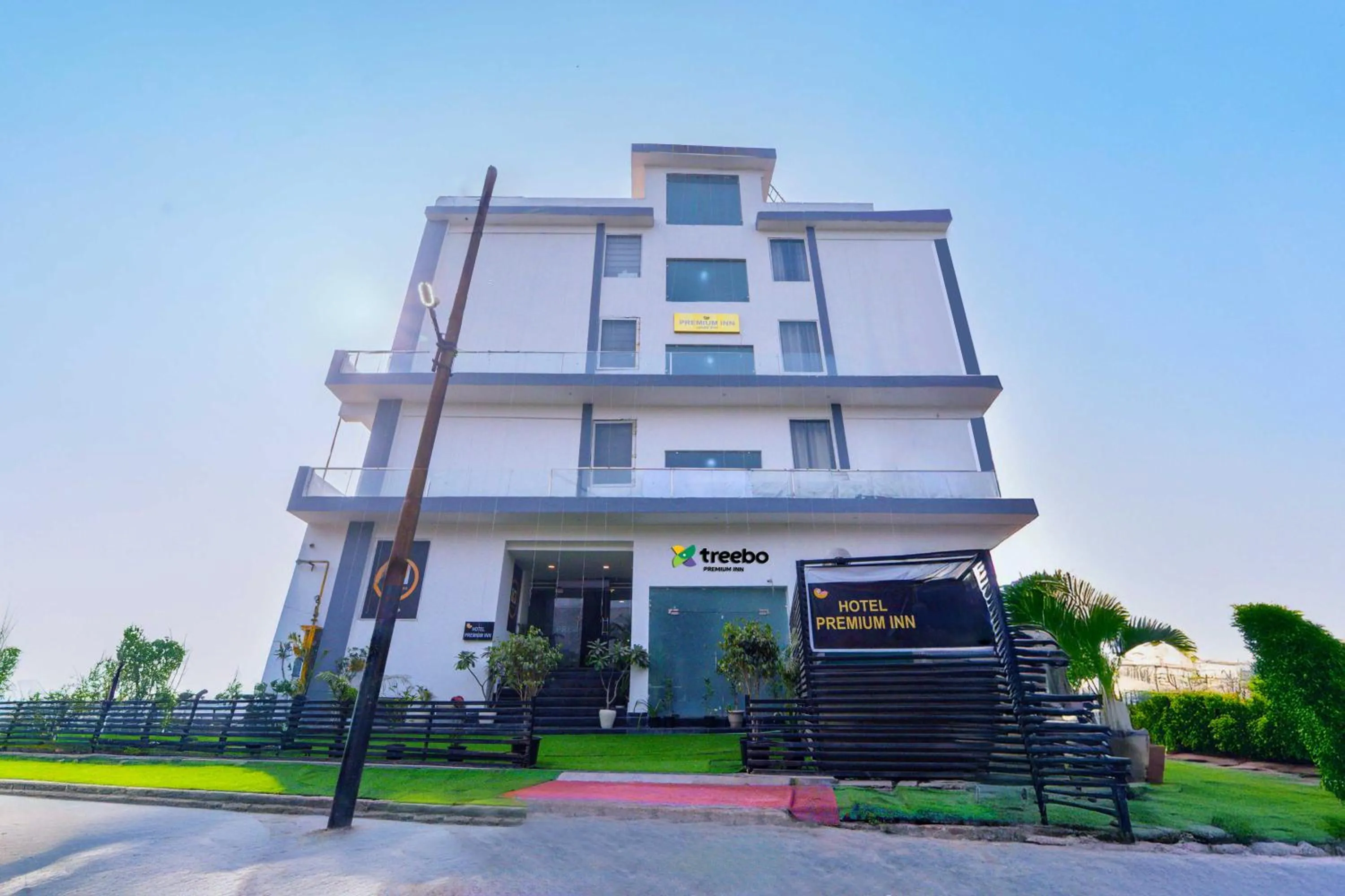 Property building in Treebo Premium Inn