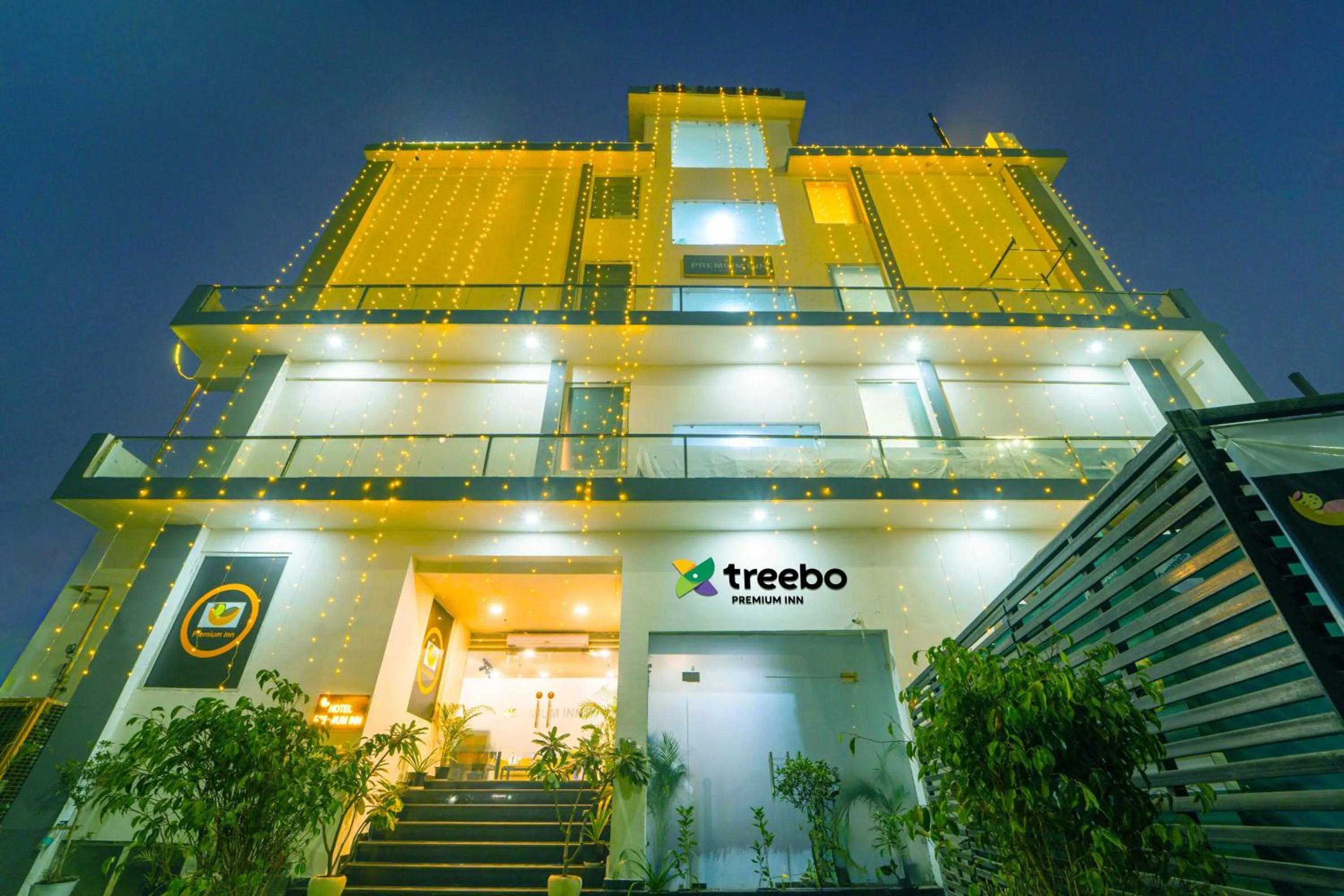 Property building in Treebo Premium Inn