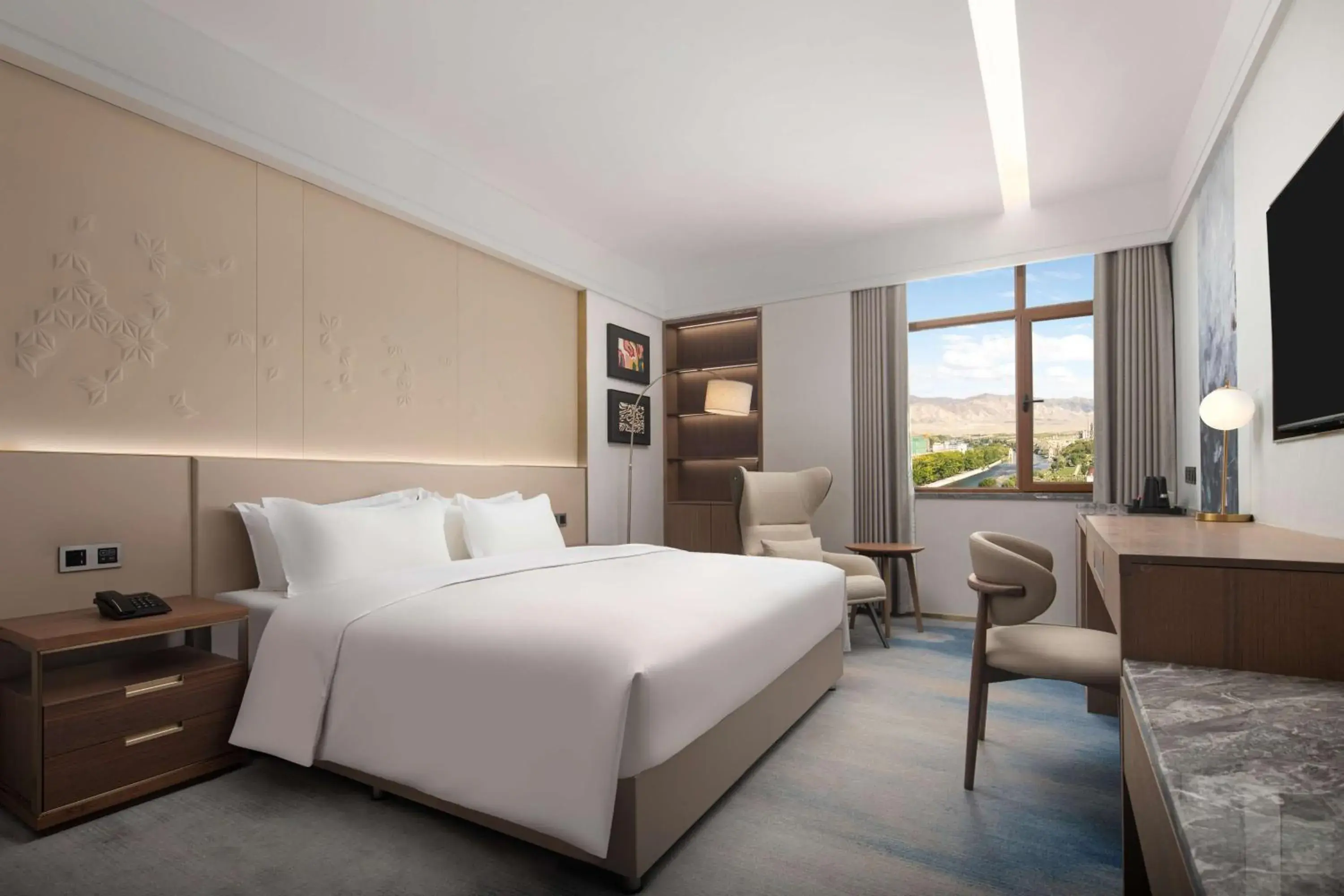 King Room with River View in Doubletree By Hilton Altay Fuyun King Room with River View in Doubletree By Hilton Altay Fuyun