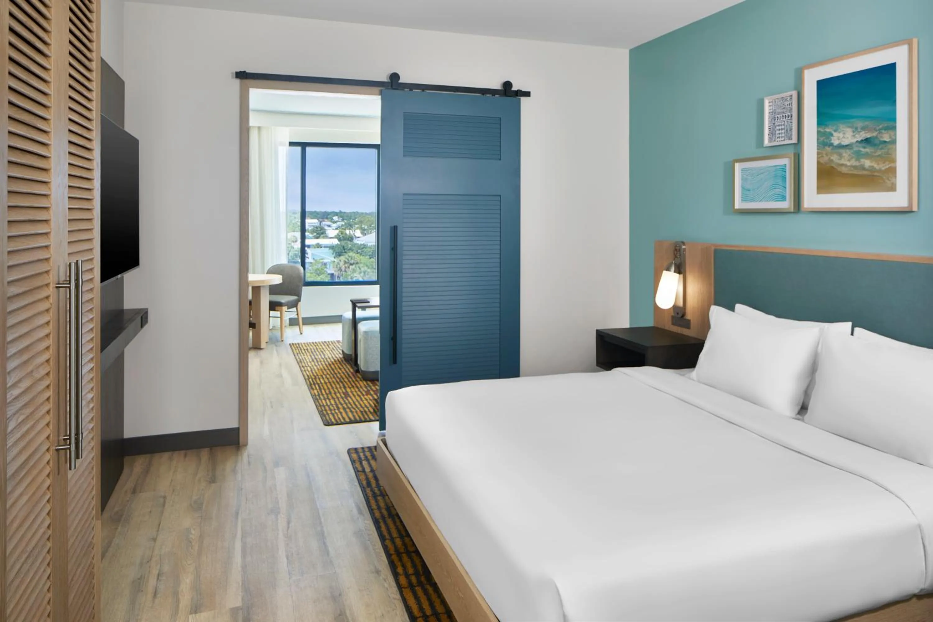 Bedroom, Bed in Embassy Suites By Hilton Gulf Shores Beach Resort