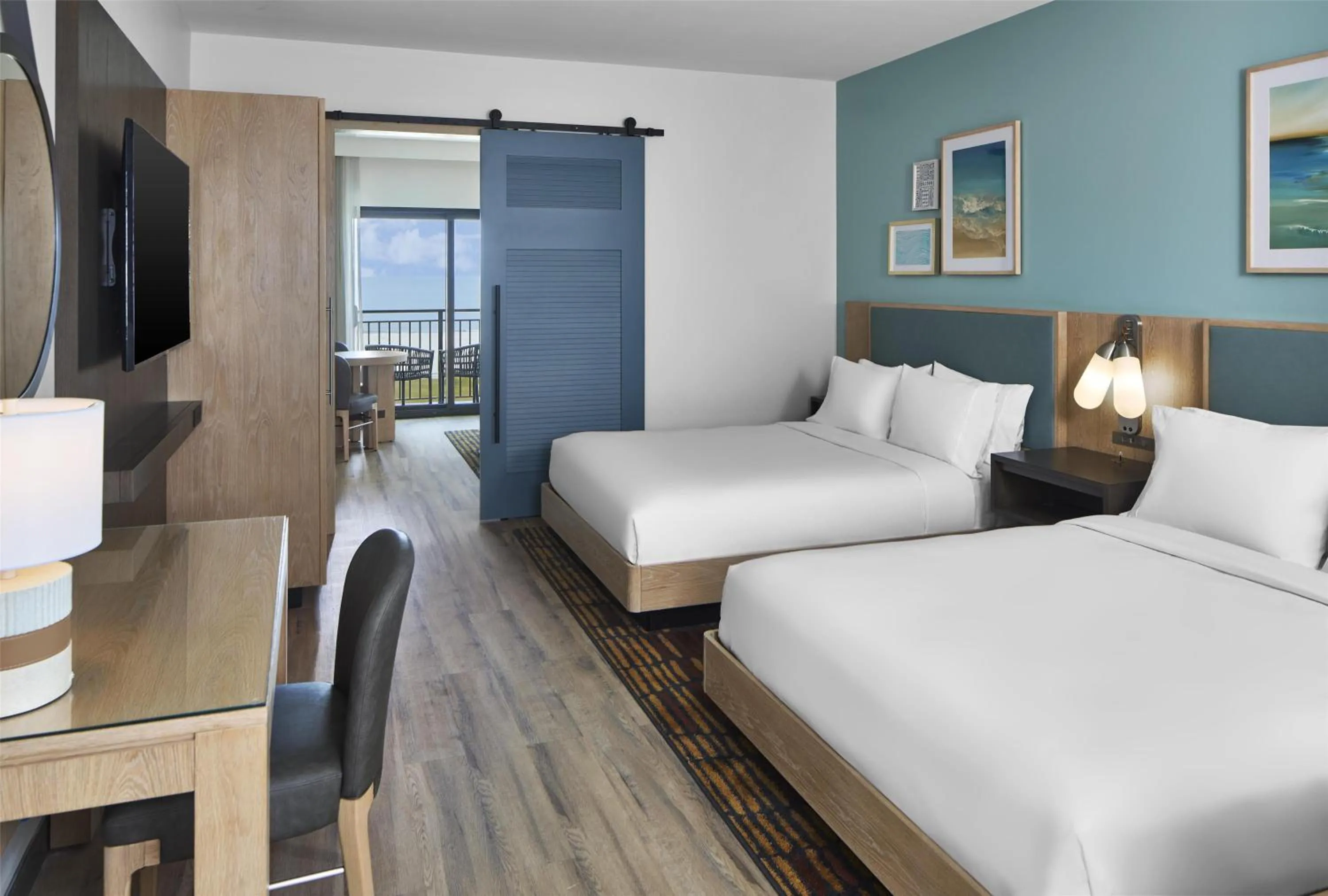 Bed in Embassy Suites By Hilton Gulf Shores Beach Resort