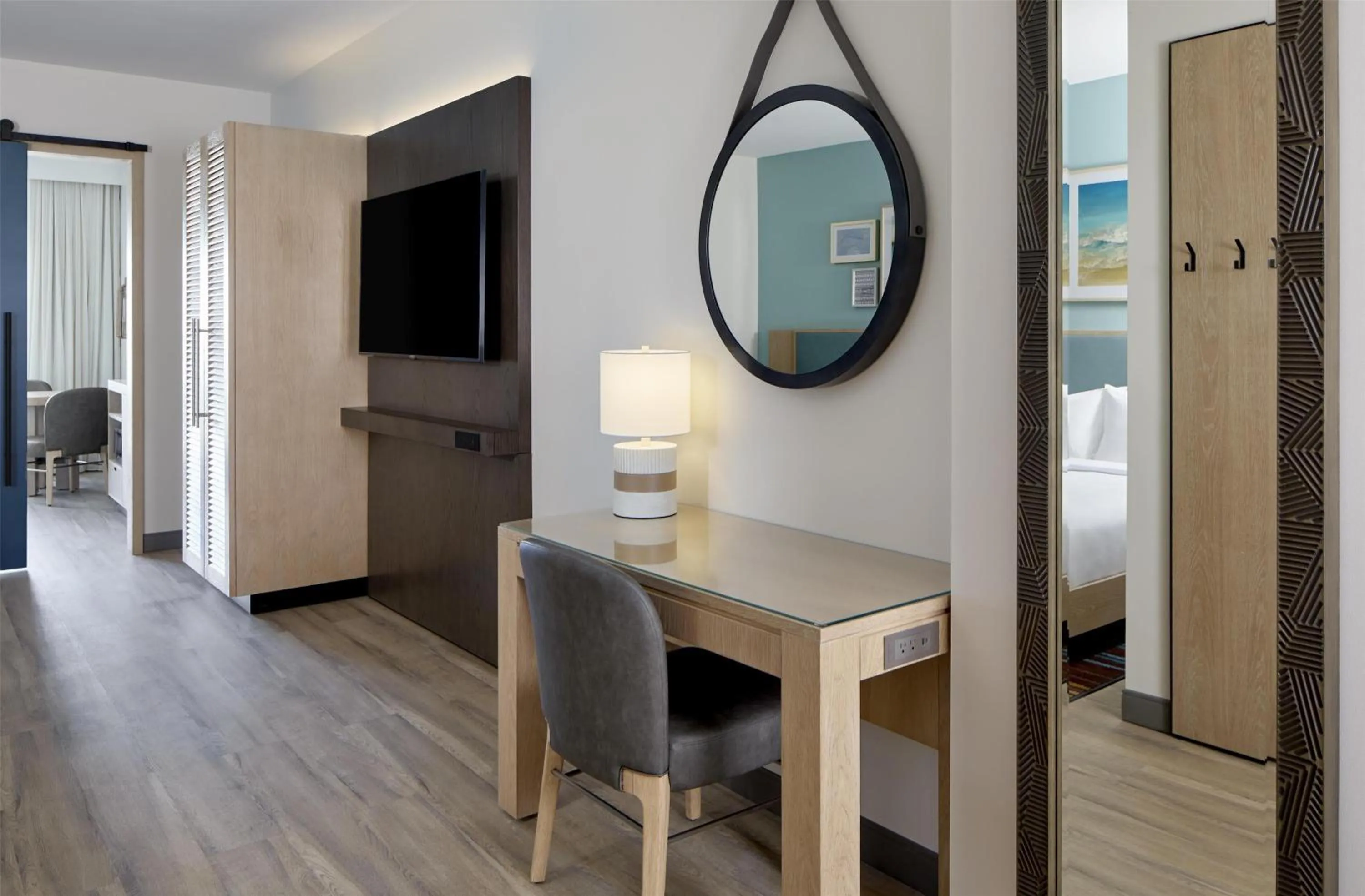 Bedroom, Bed in Embassy Suites By Hilton Gulf Shores Beach Resort