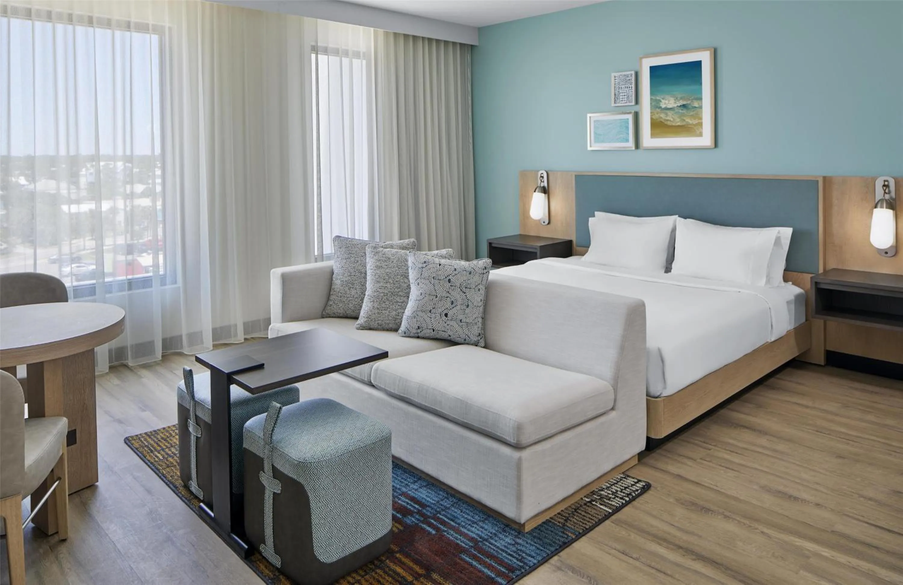 Living room, Bed in Embassy Suites By Hilton Gulf Shores Beach Resort