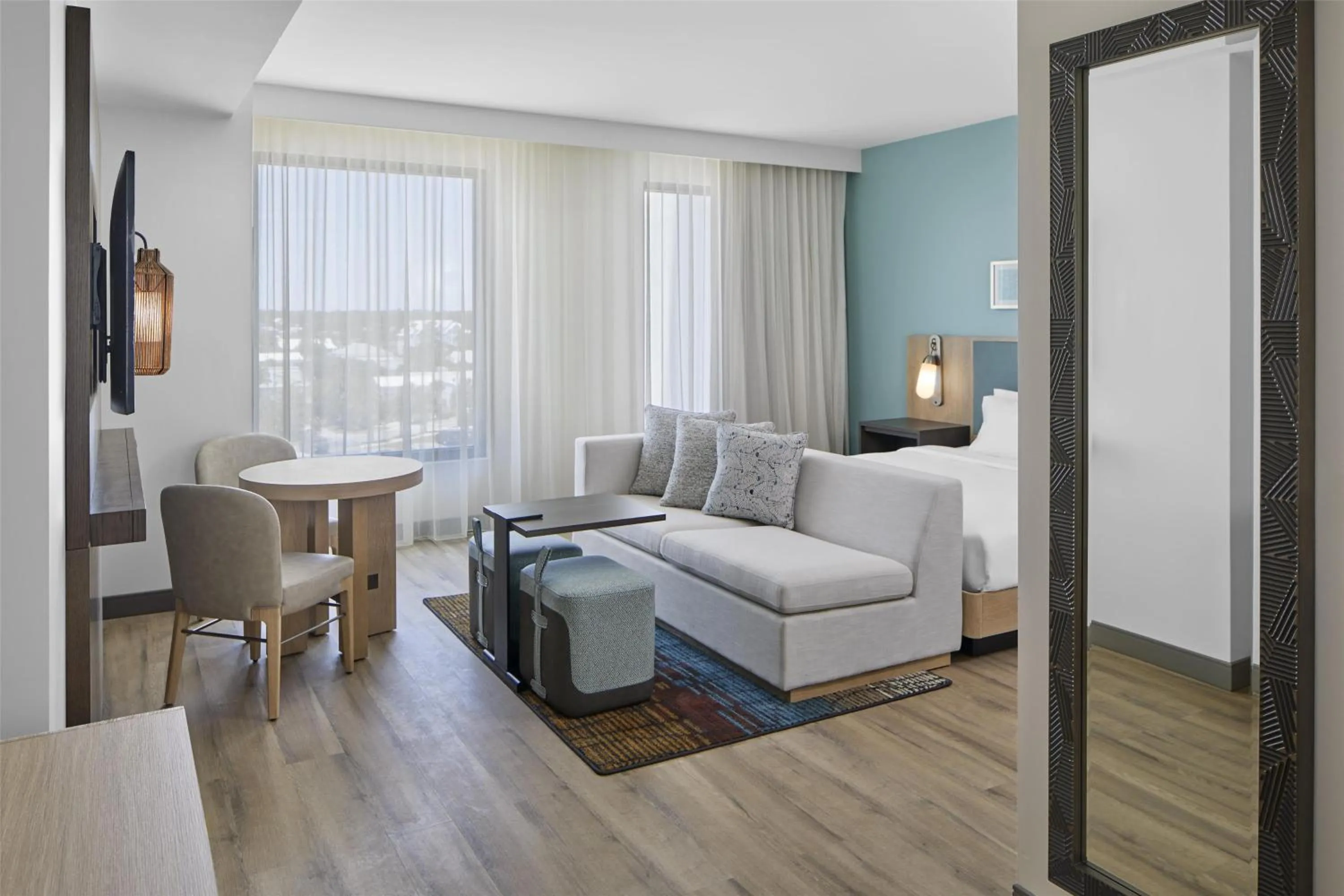 Living room, Bed in Embassy Suites By Hilton Gulf Shores Beach Resort