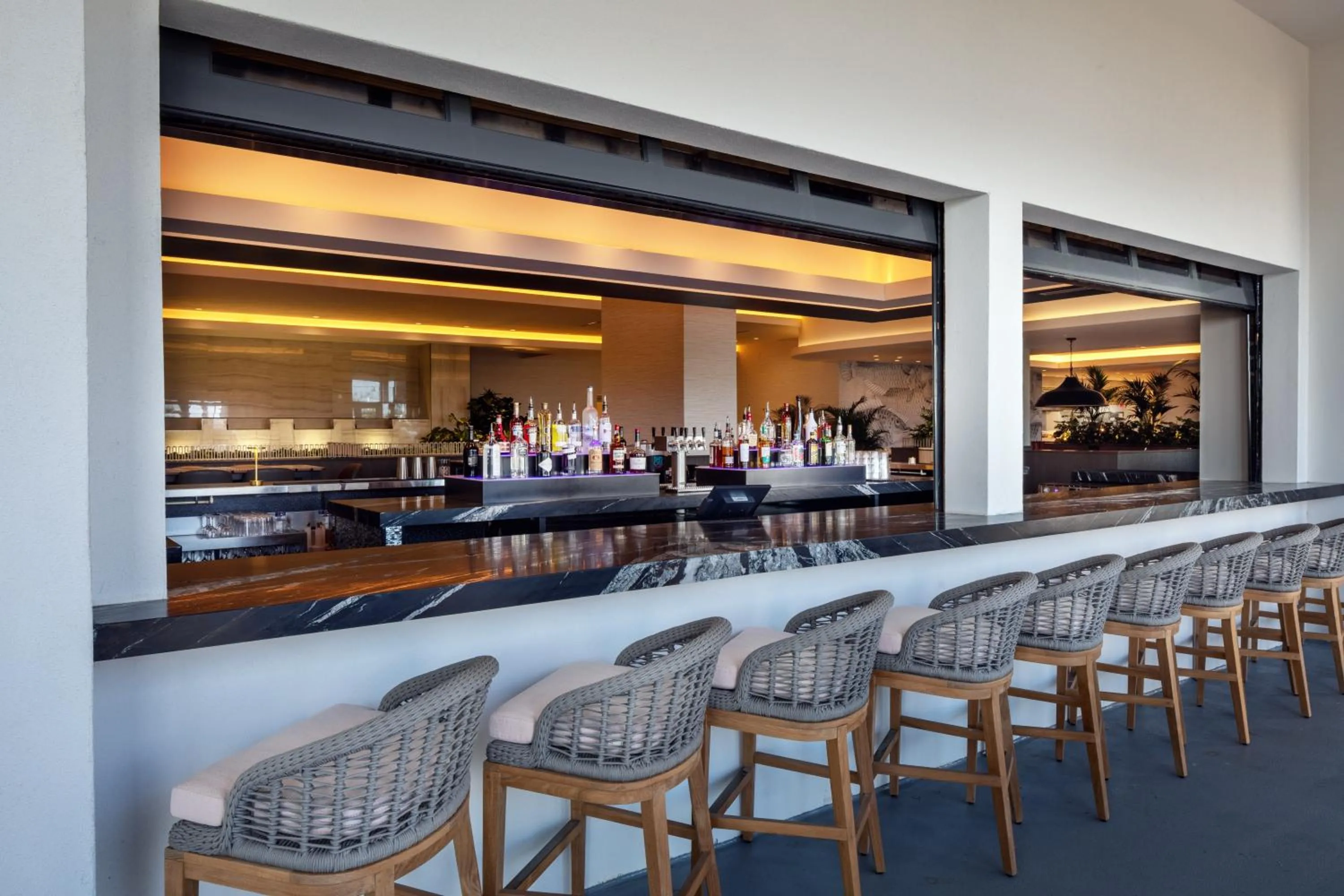 Food and drinks in Embassy Suites By Hilton Gulf Shores Beach Resort