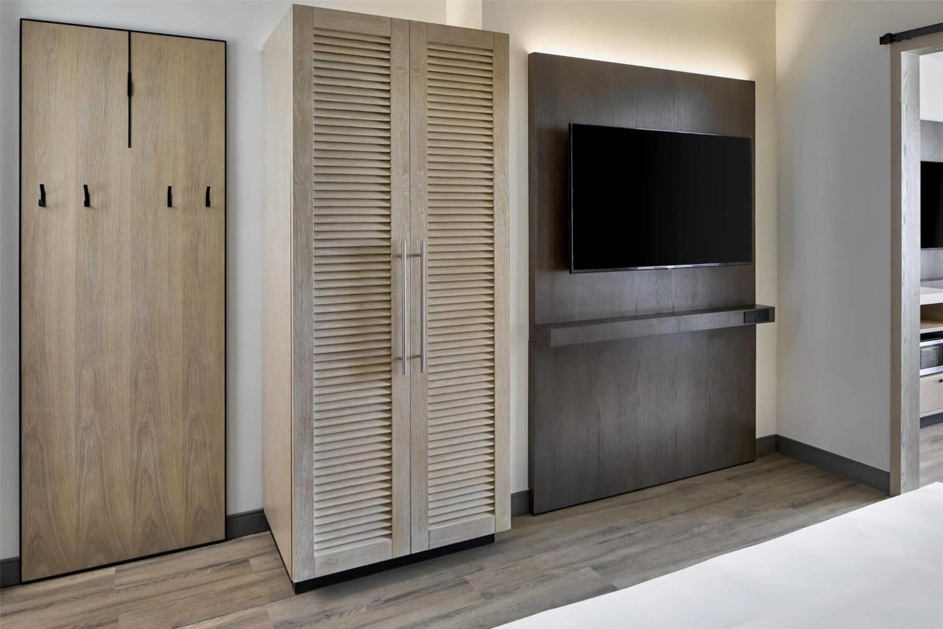 Bed in Embassy Suites By Hilton Gulf Shores Beach Resort