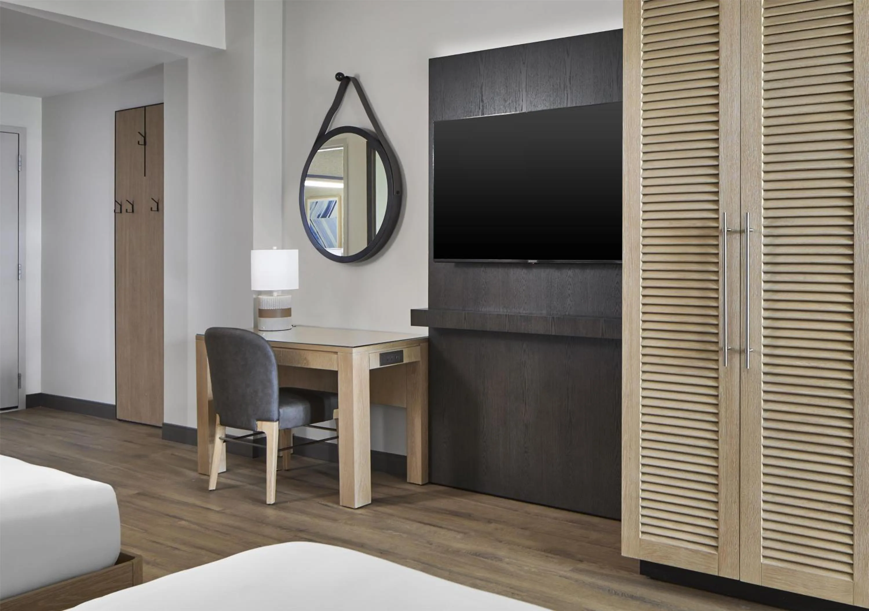 Bedroom, Bed in Embassy Suites By Hilton Gulf Shores Beach Resort