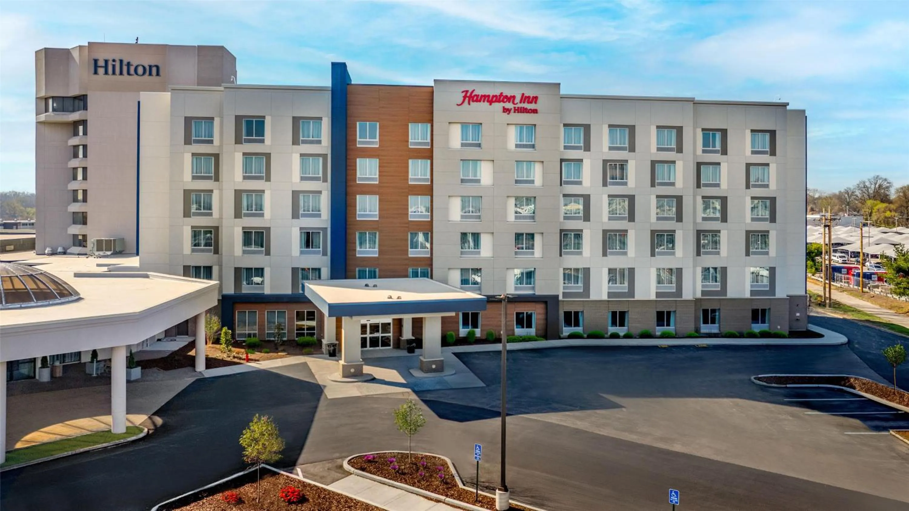 Property building in Hampton Inn By Hilton St Louis Airport