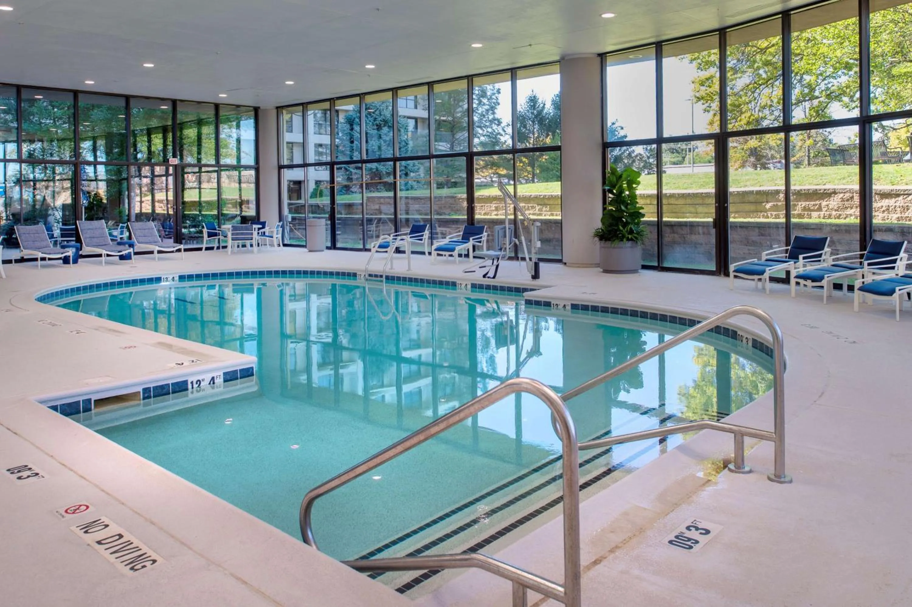Pool view in Hampton Inn By Hilton St Louis Airport