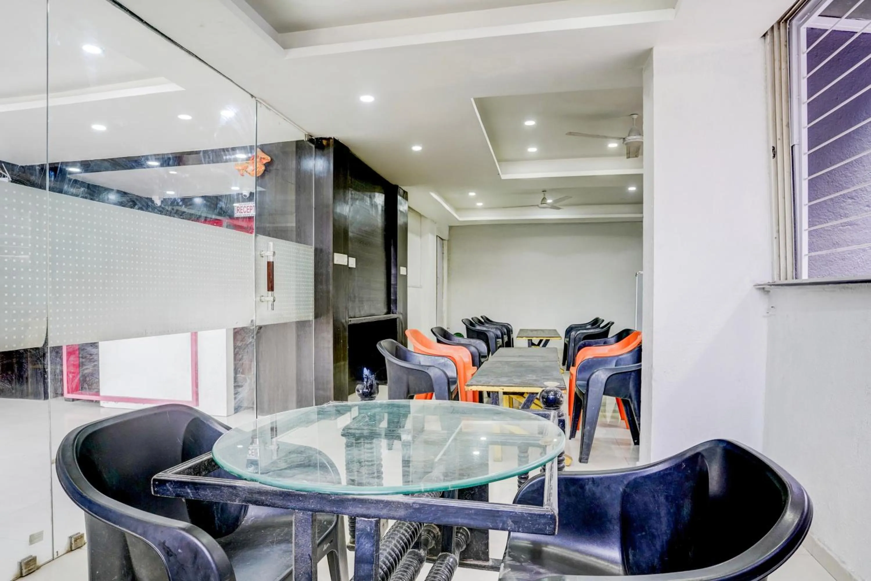 Restaurant/places to eat in Townhouse Godavari Riverbank Formerly Shanti Datta Inn