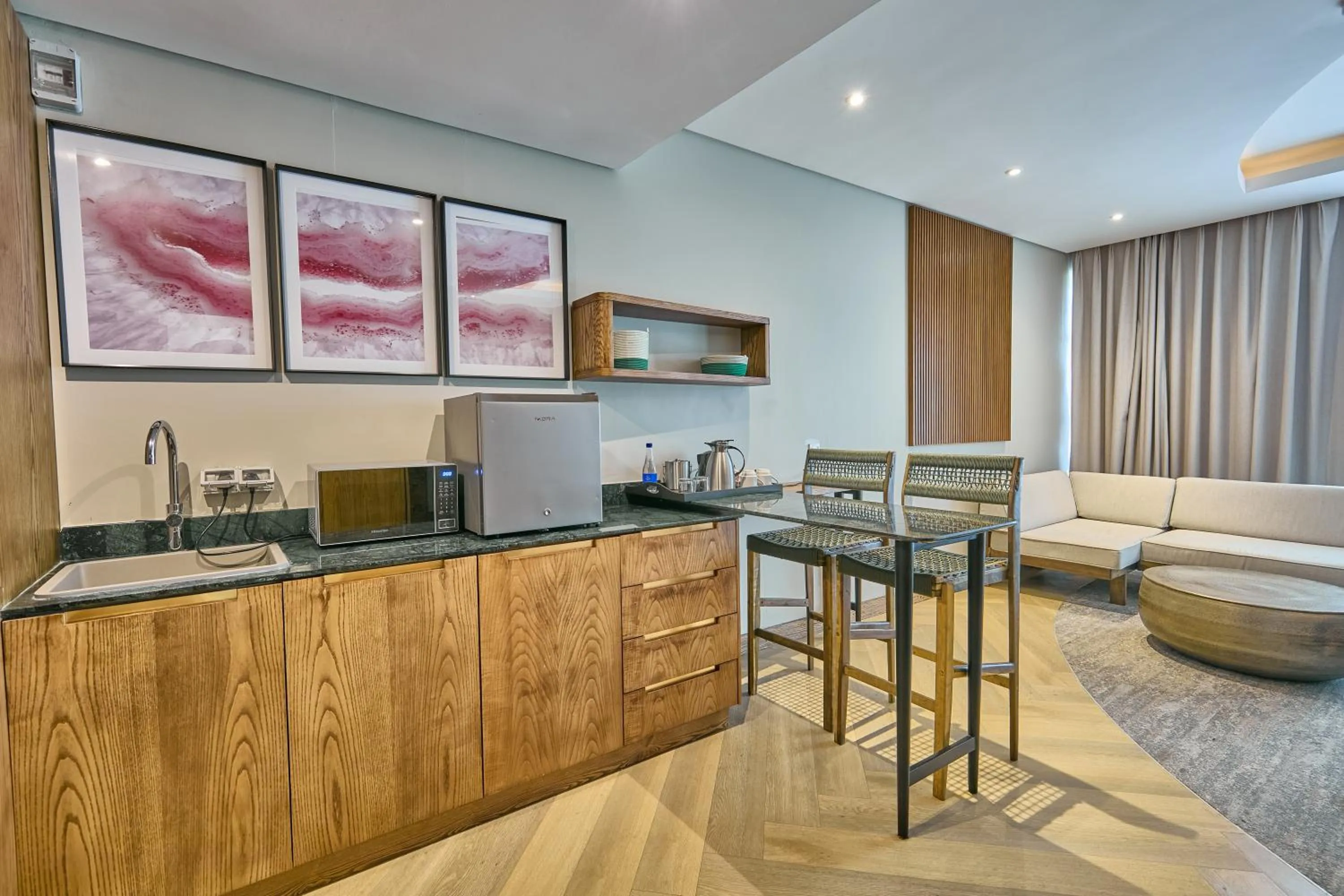 kitchen, Bed in Cresta Grande Jwaneng