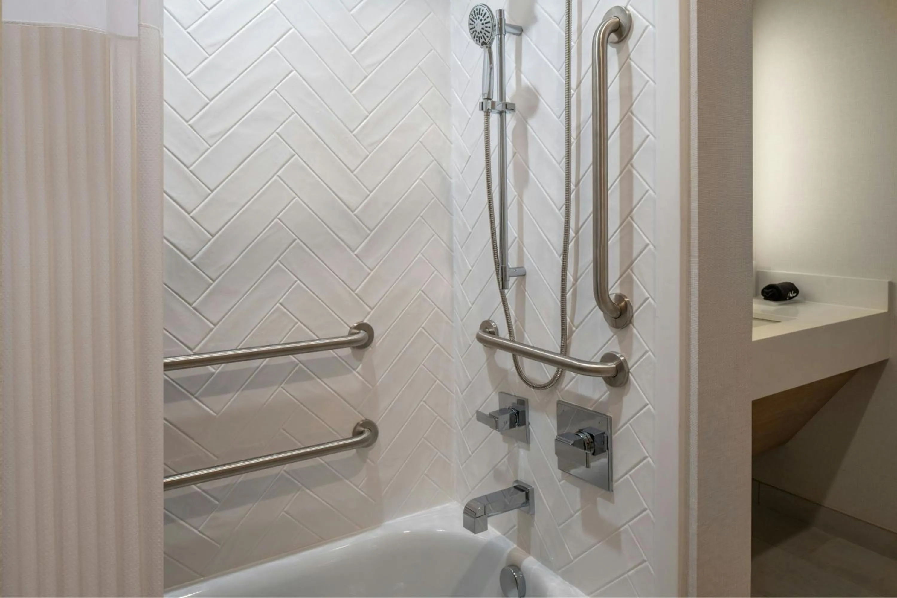 Bathroom in TownePlace Suites By Marriott Atlanta Fairburn