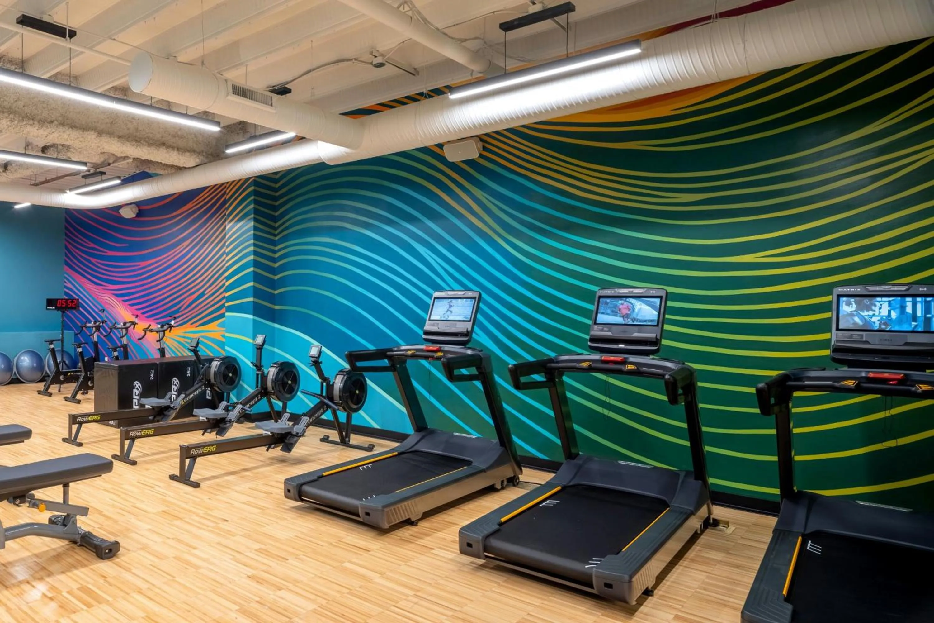 Fitness centre/facilities in Moxy Cincinnati Downtown