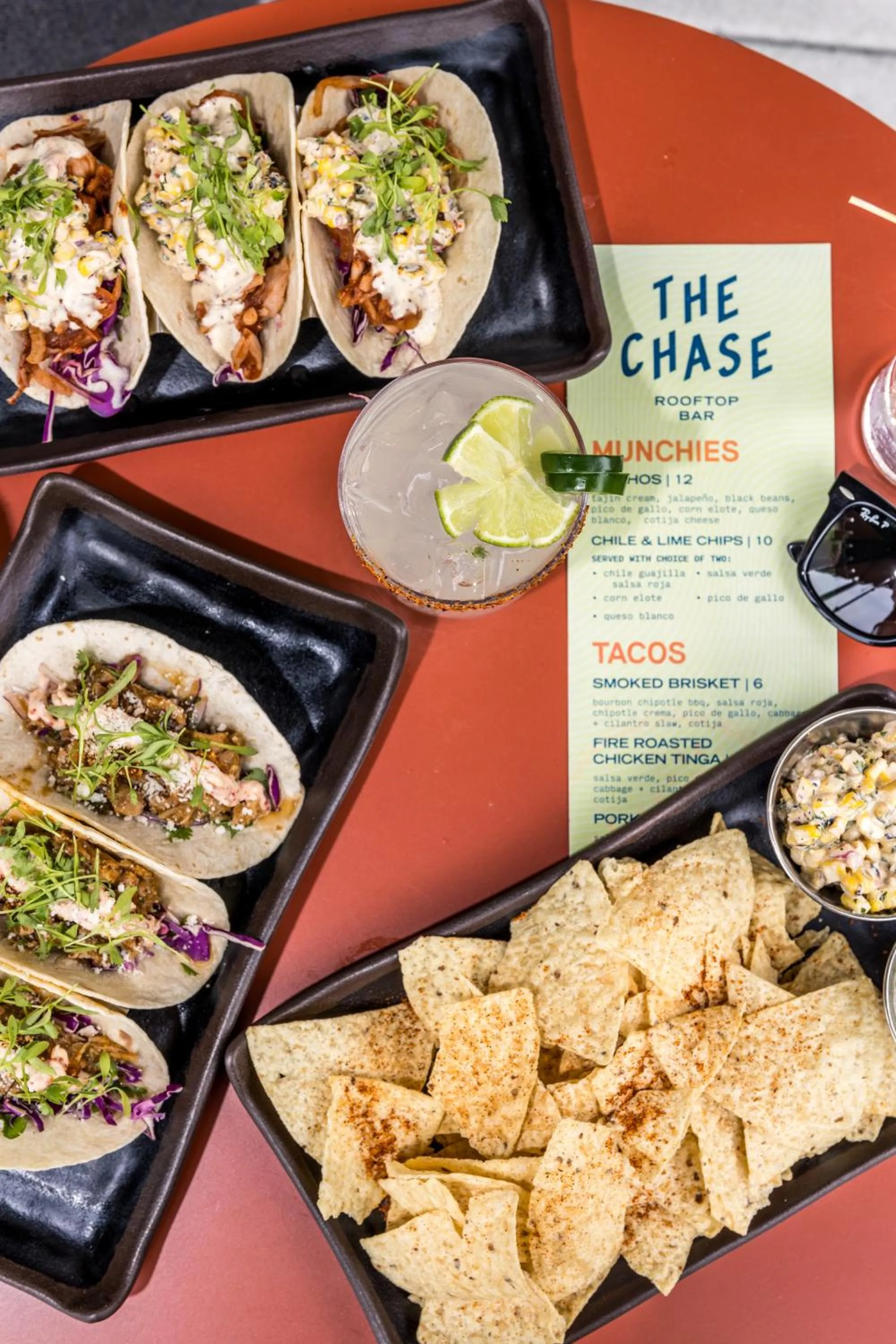 Lounge or bar in Moxy Cincinnati Downtown