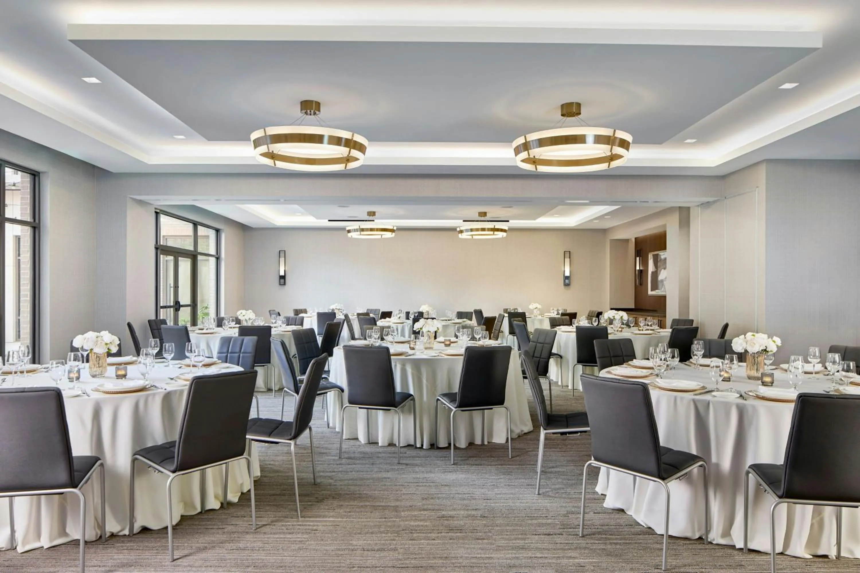 Meeting/conference room in AC Hotel Savannah Historic District