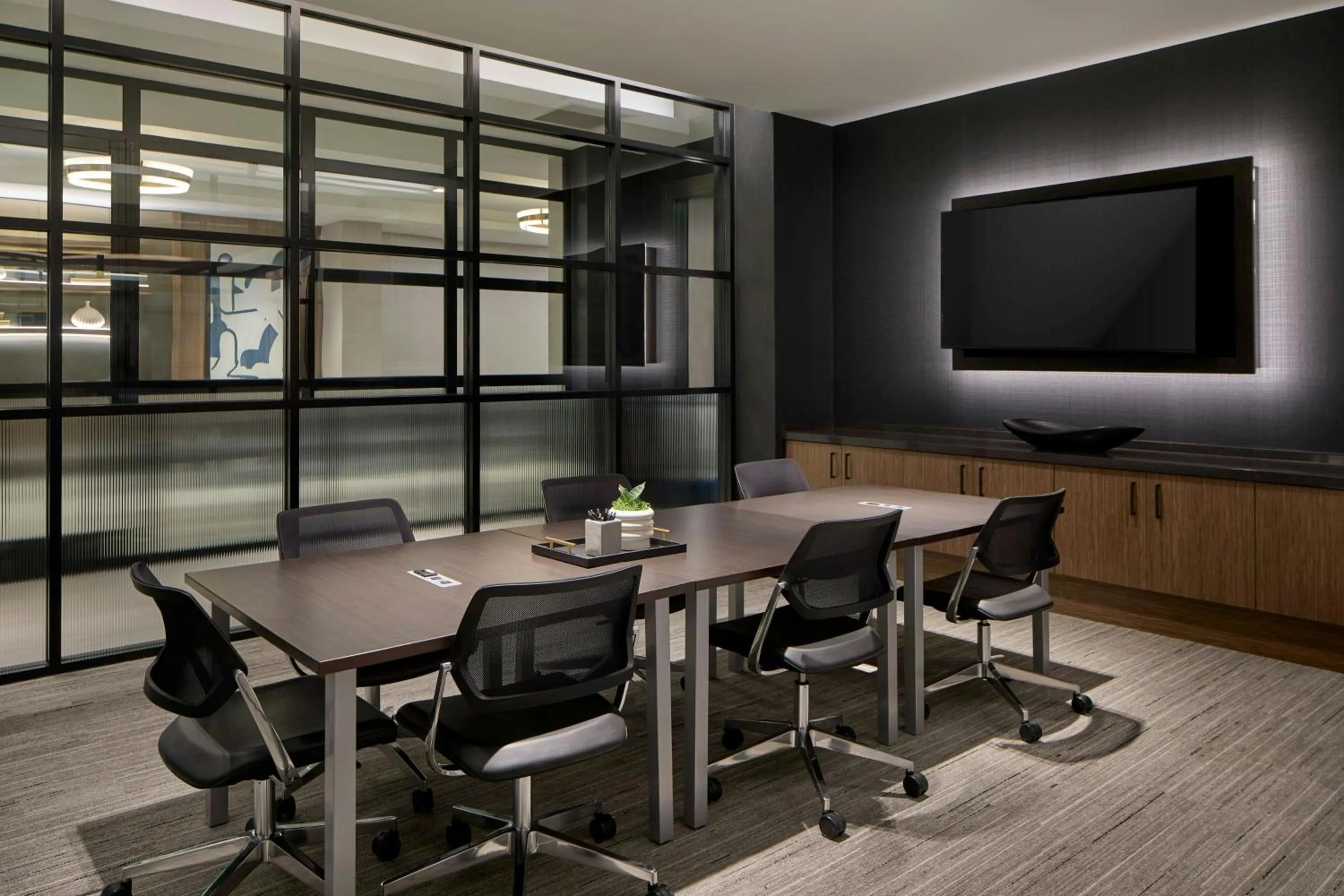 Meeting/conference room in AC Hotel Savannah Historic District