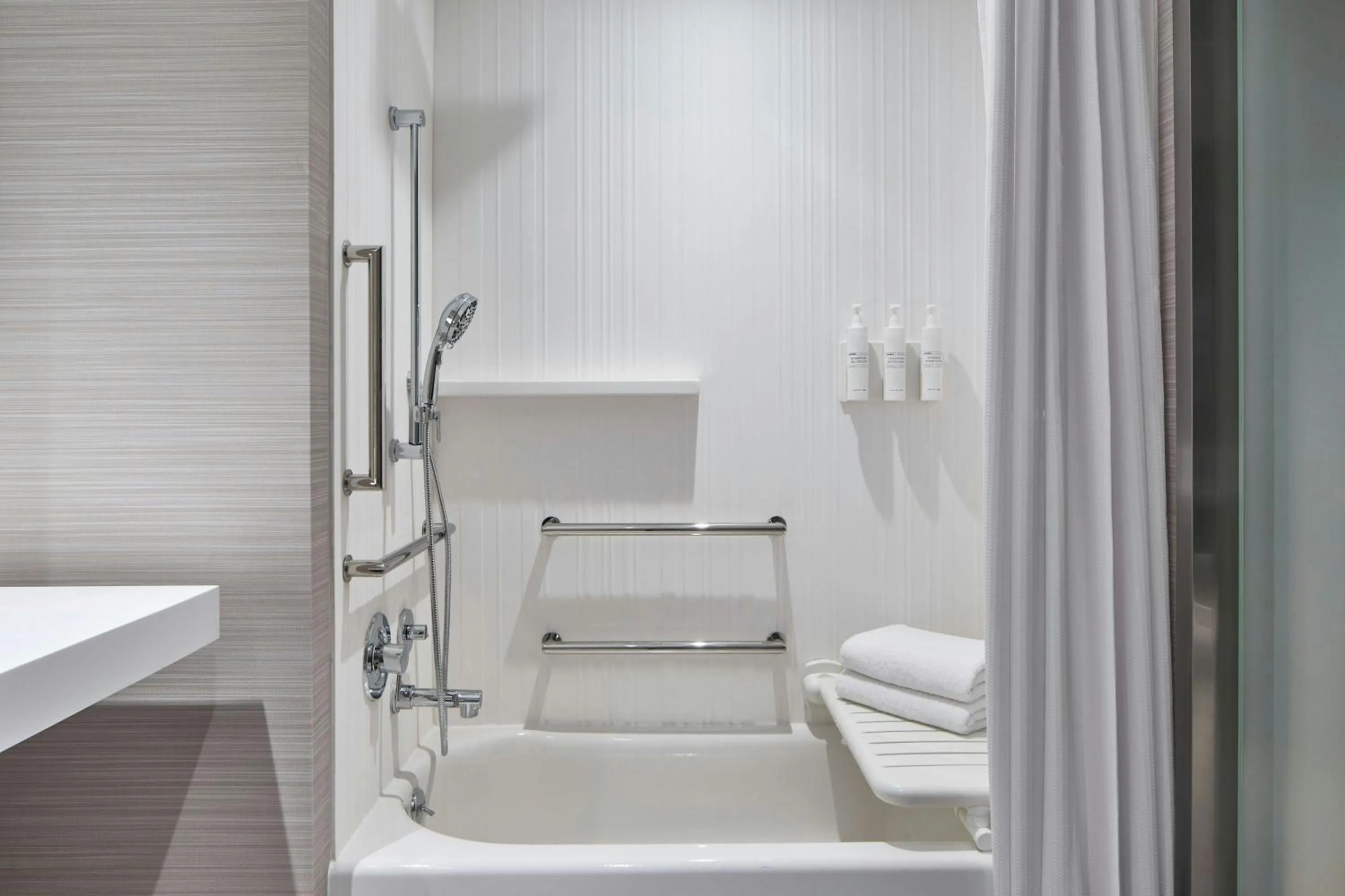 Photo of the whole room in AC Hotel Savannah Historic District