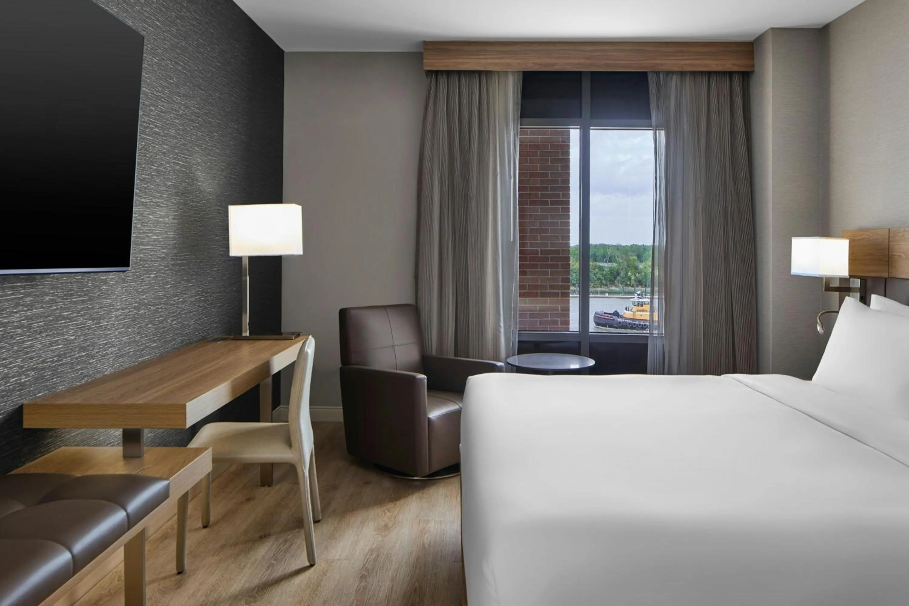 Photo of the whole room, Bed in AC Hotel Savannah Historic District