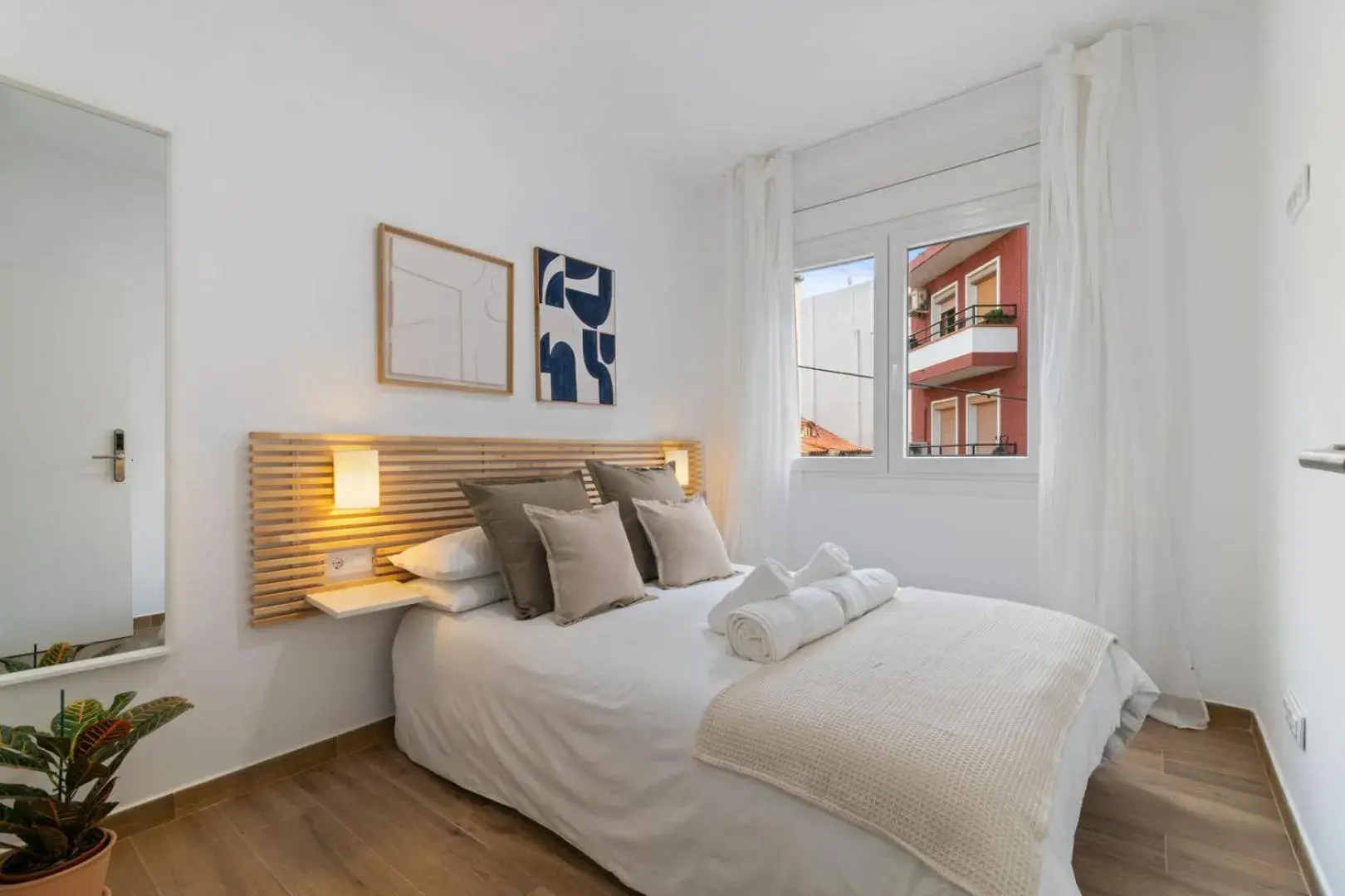 Standard Double Room with Shared Bathroom in Livinn House - Self Check in Standard Double Room with Shared Bathroom in Livinn House - Self Check in