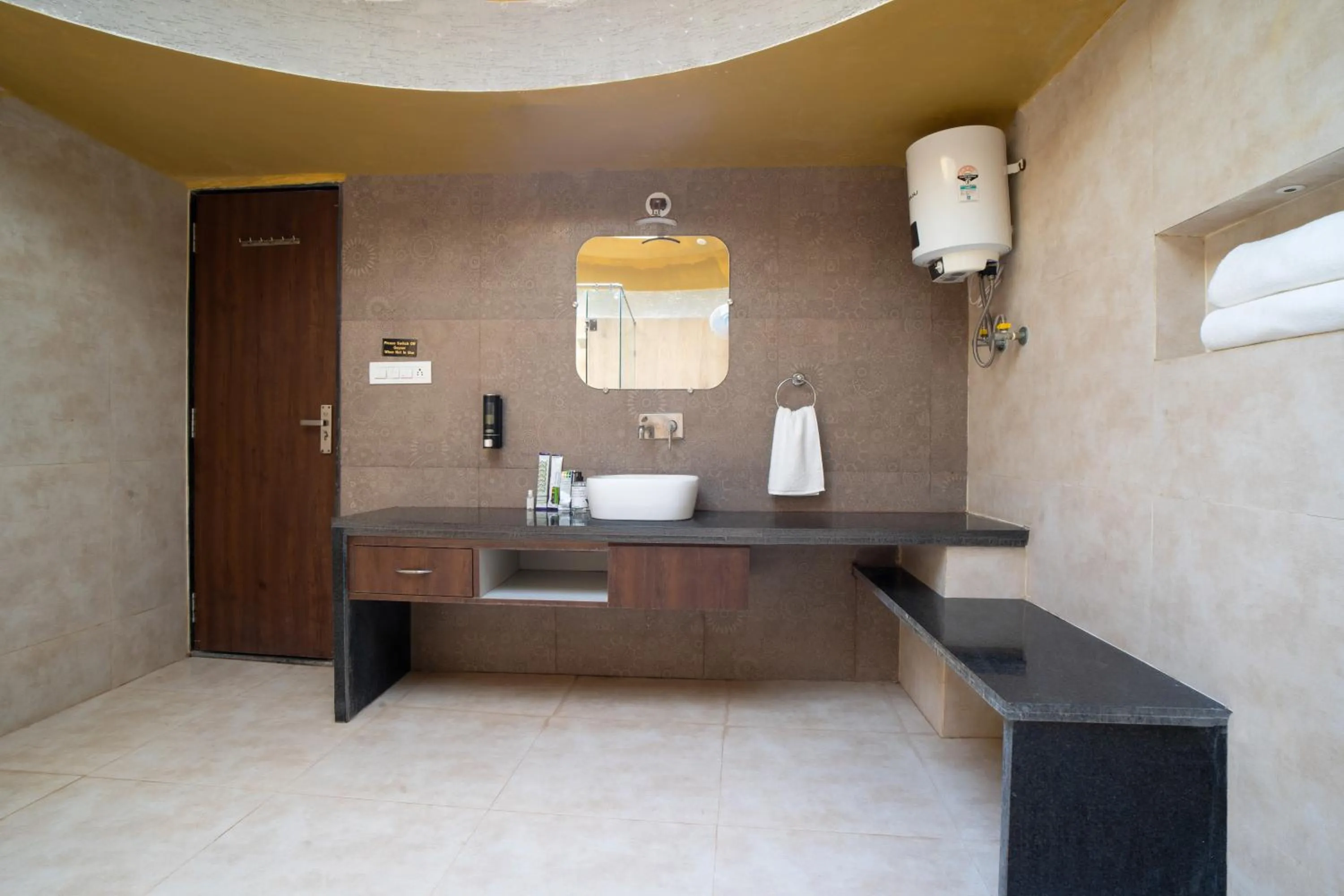 Bathroom in Treebo Premium Mowgli's Den, Pench