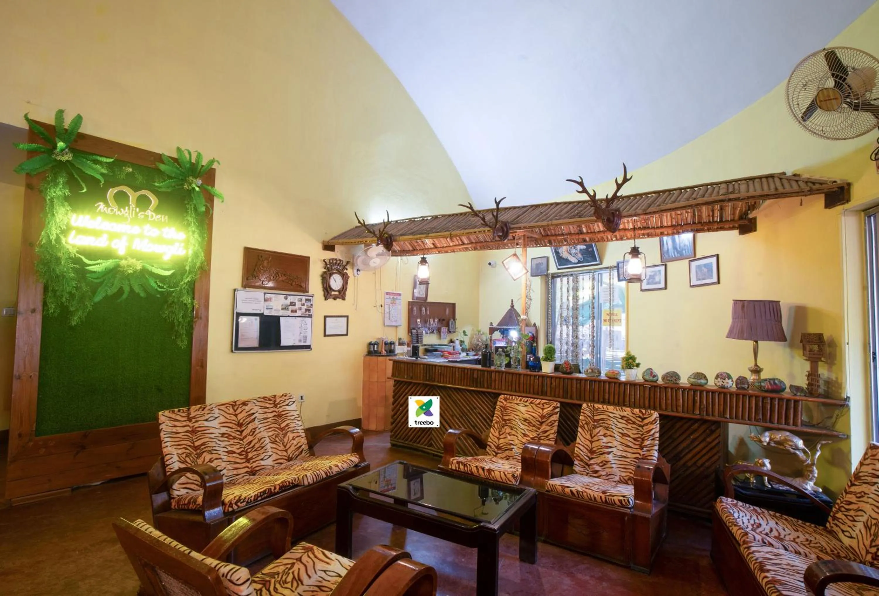 Lobby or reception in Treebo Premium Mowgli's Den, Pench