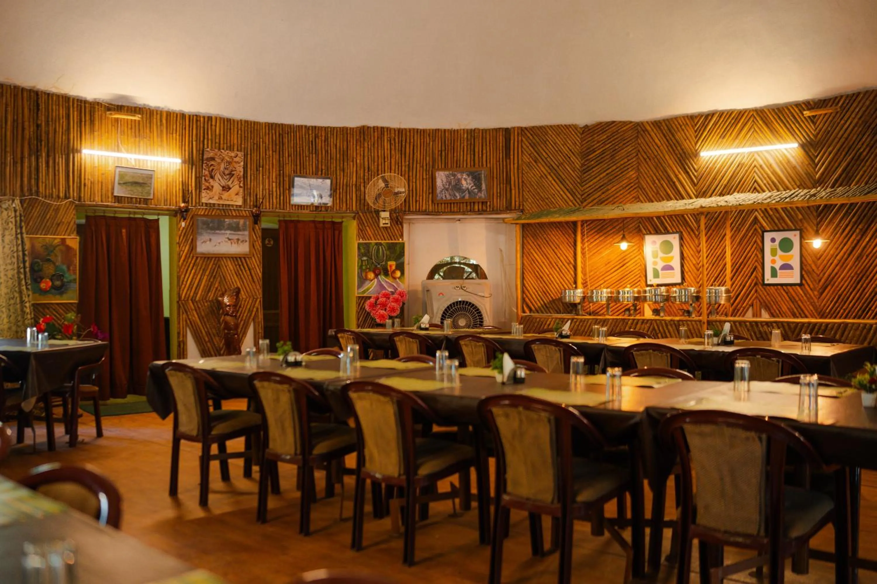 Restaurant/places to eat in Treebo Premium Mowgli's Den, Pench
